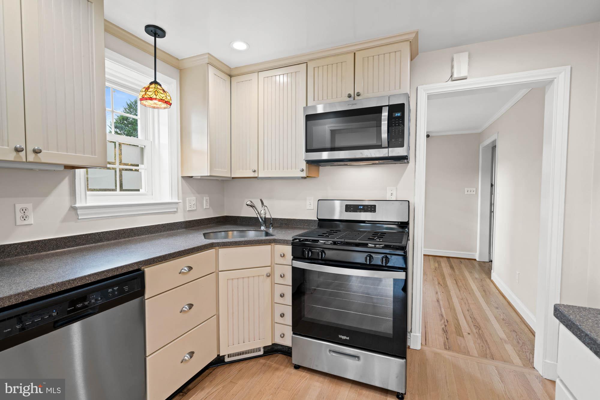 Real estate listing preview #13