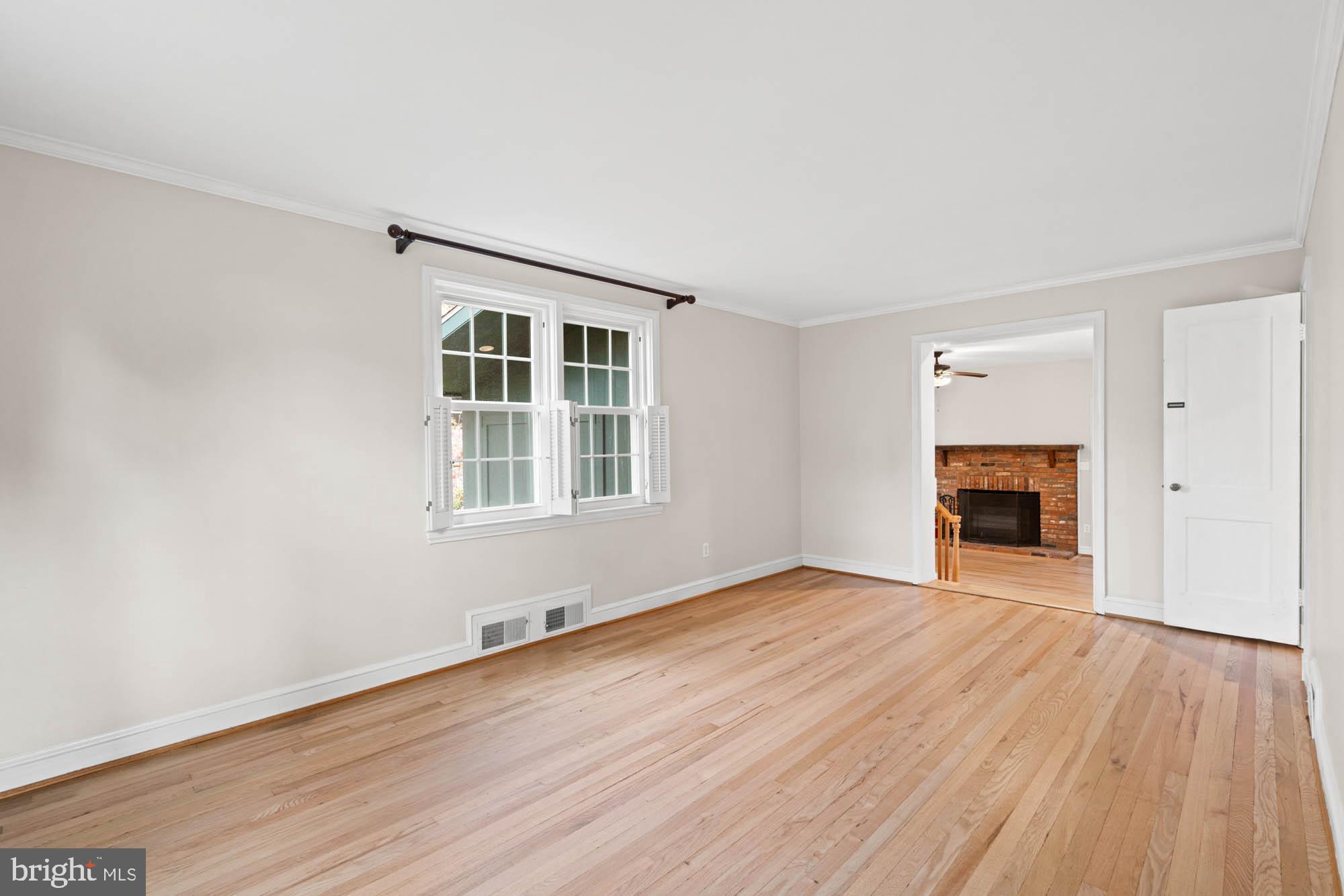 Real estate listing preview #8