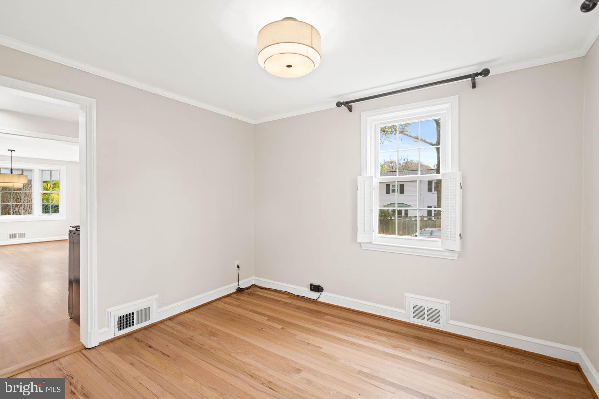 Real estate listing preview #11