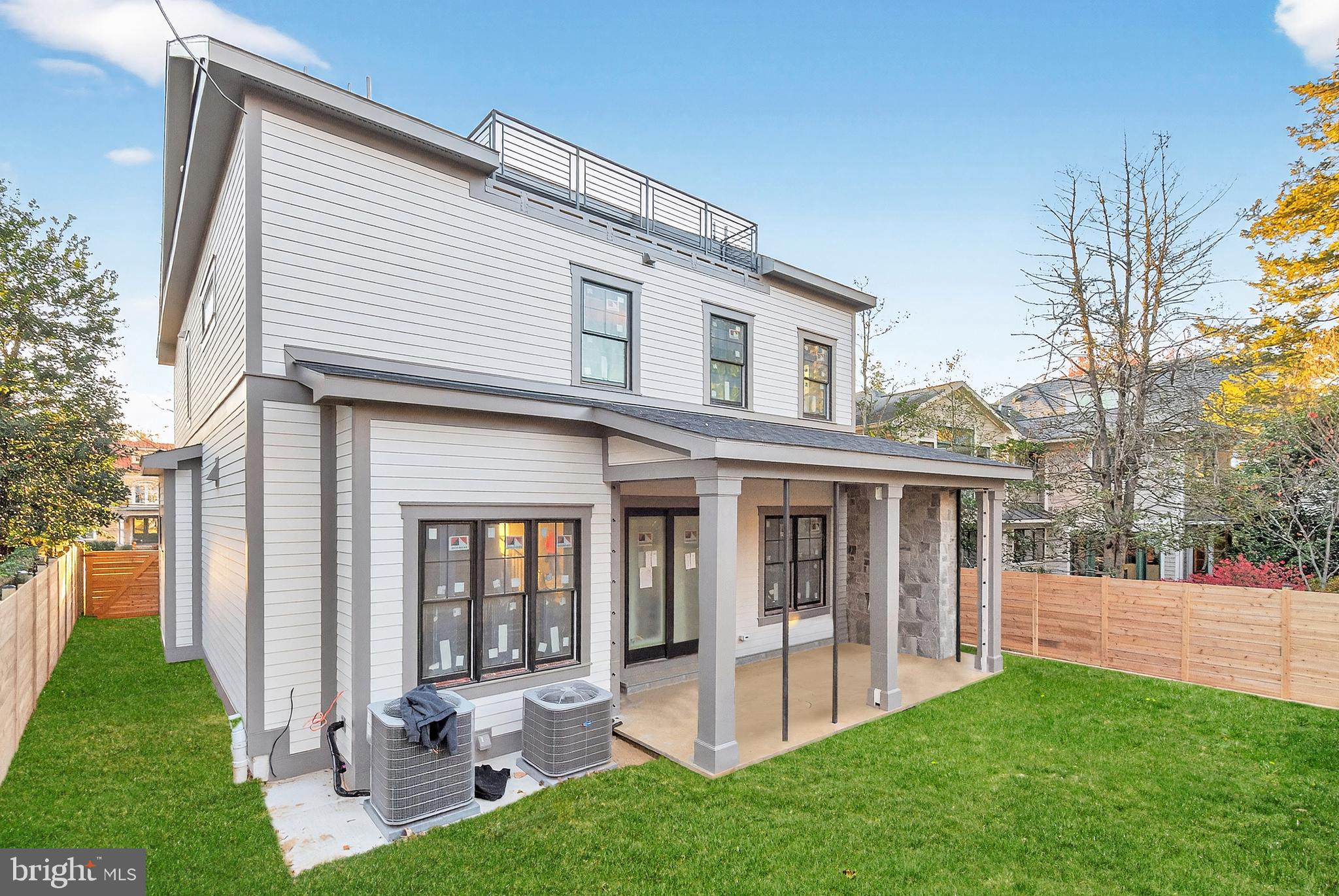 Real estate listing preview #8