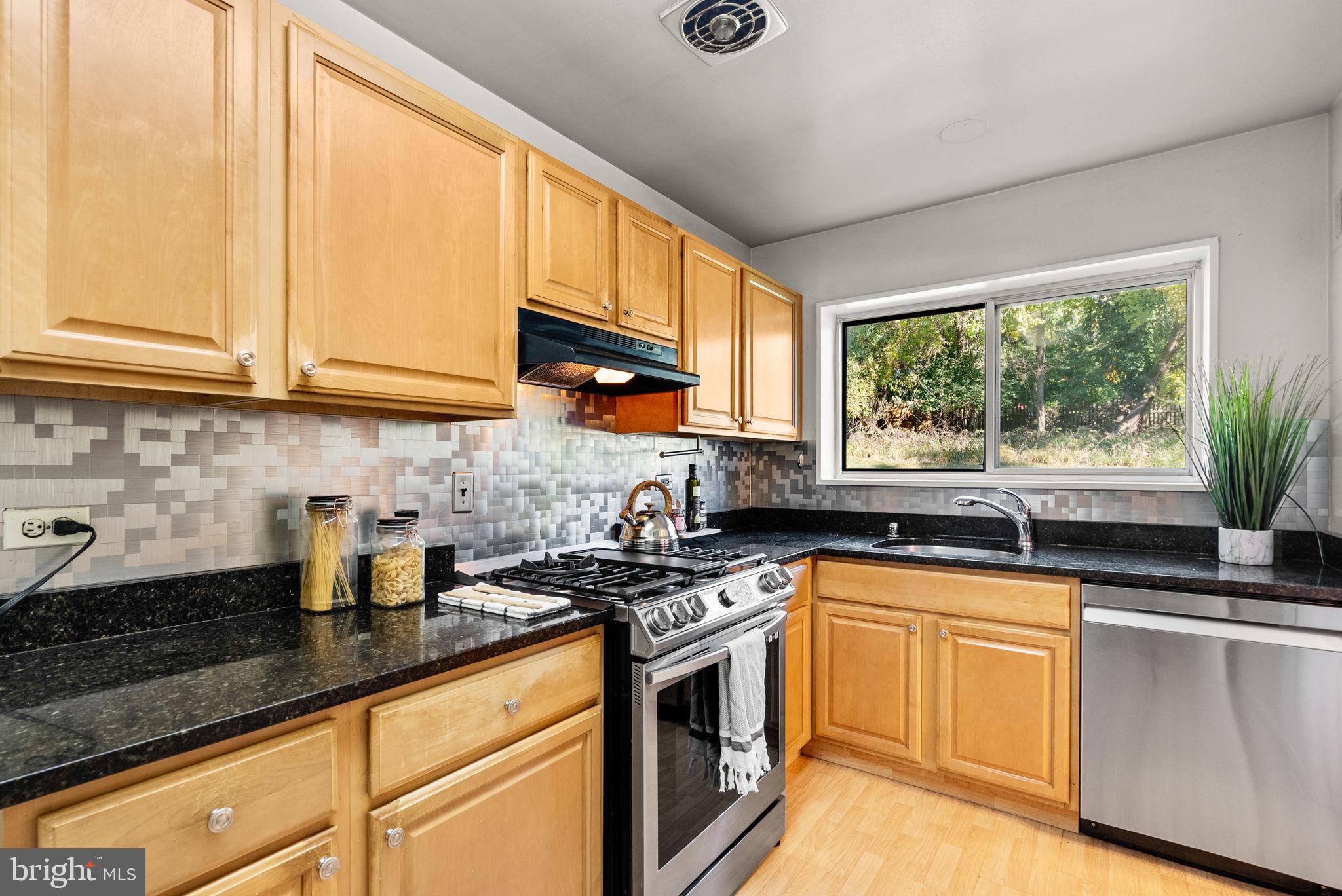 Real estate listing preview #12