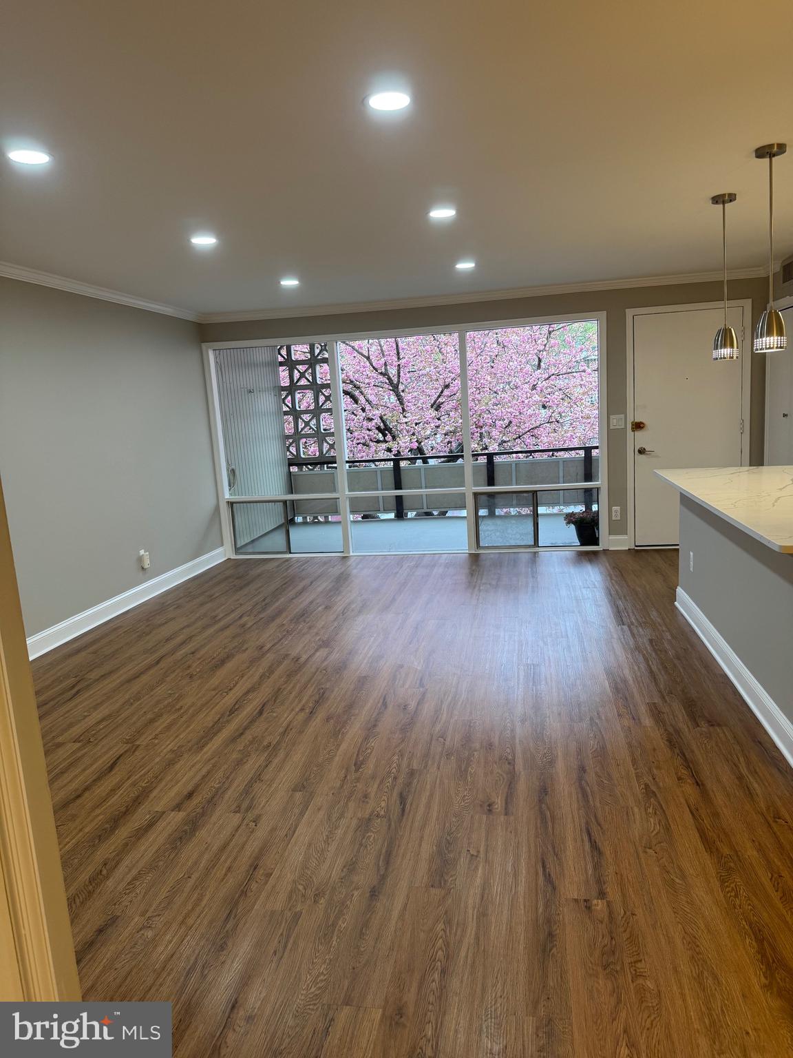 Real estate listing preview #8