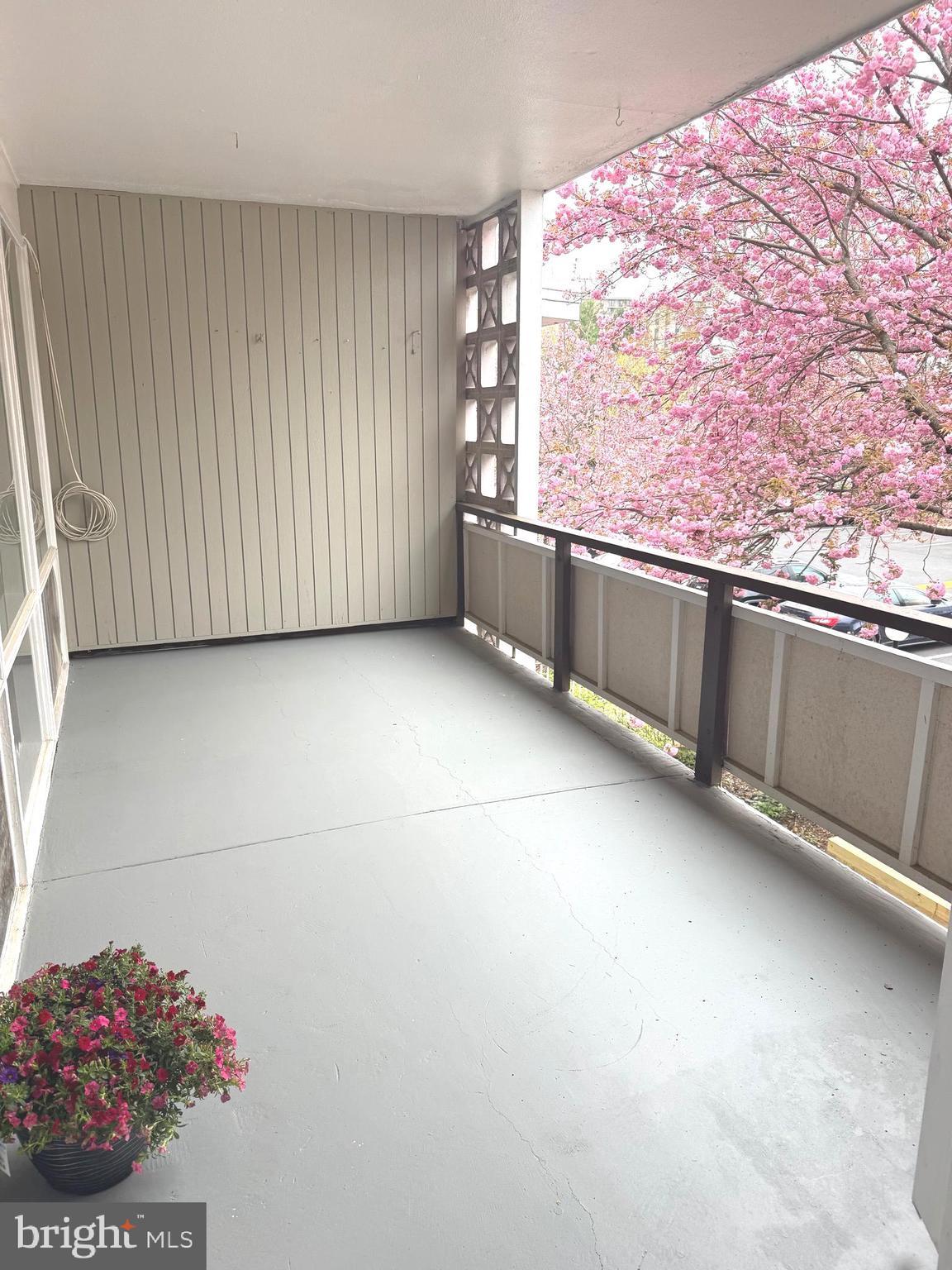 Real estate listing preview #3