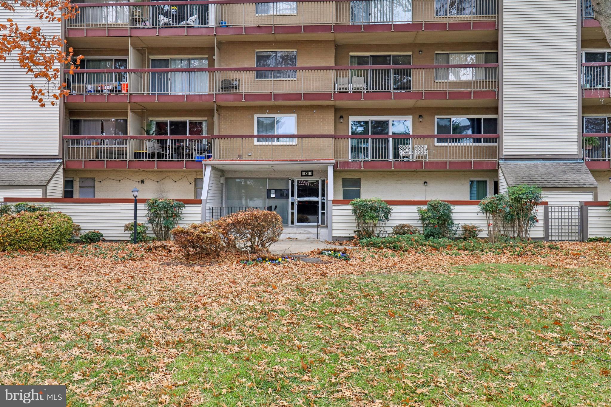 Real estate listing preview #2