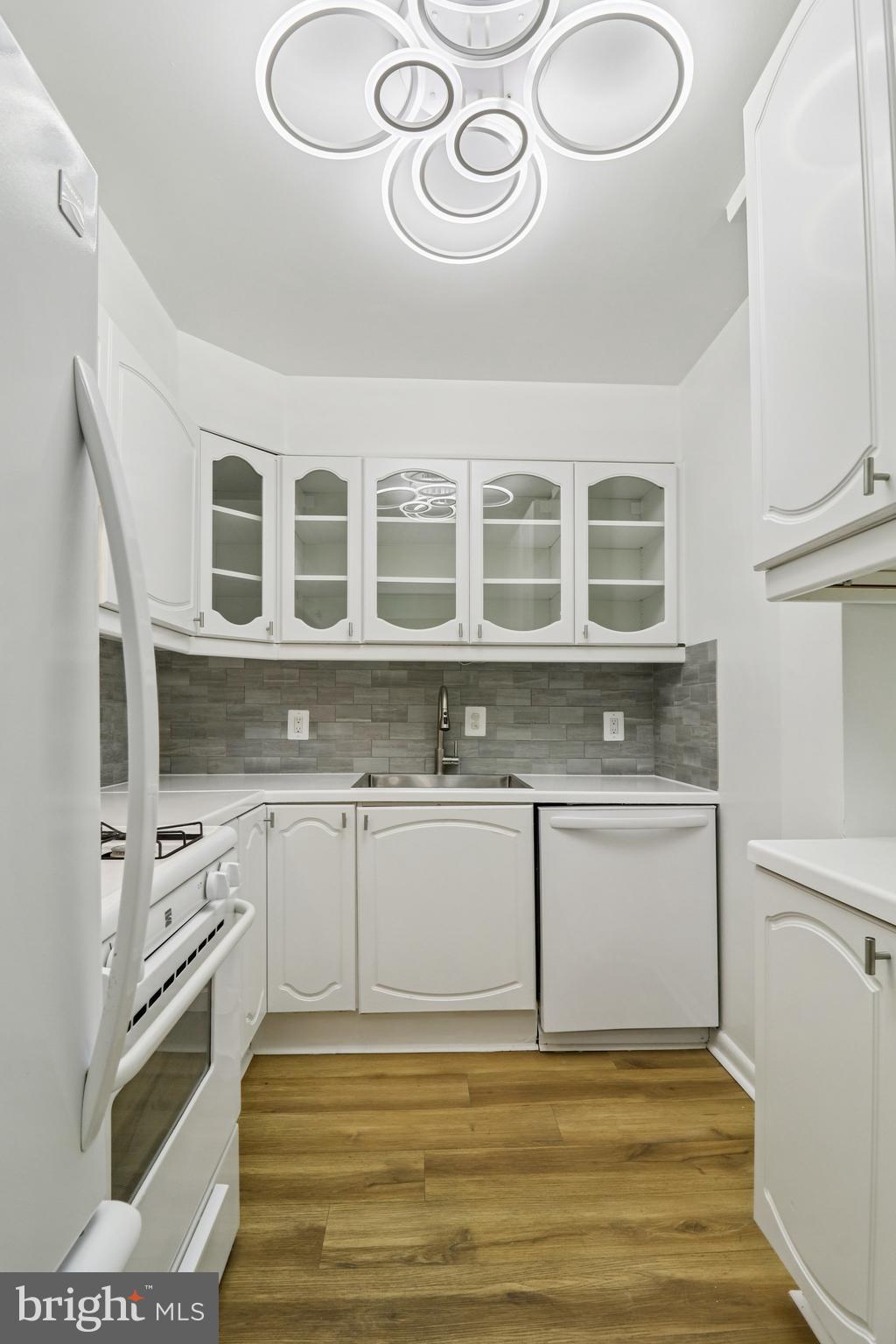 Real estate listing preview #11