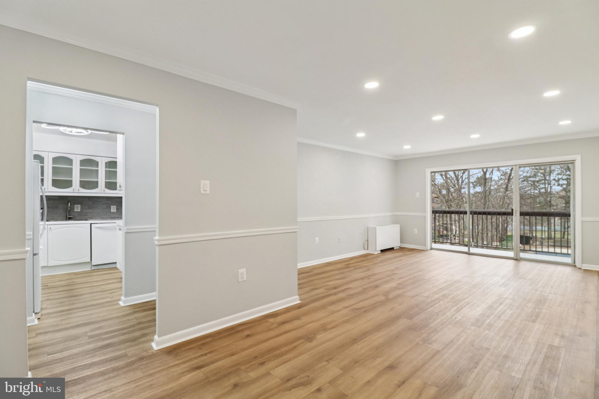 Real estate listing preview #8