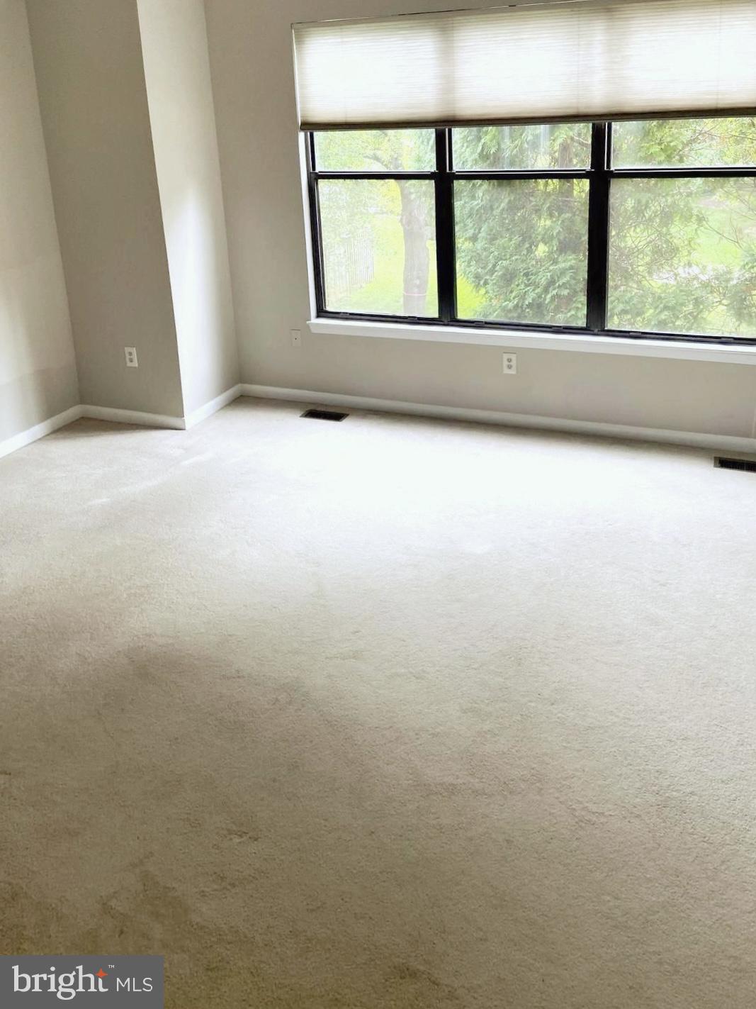 Real estate listing preview #16