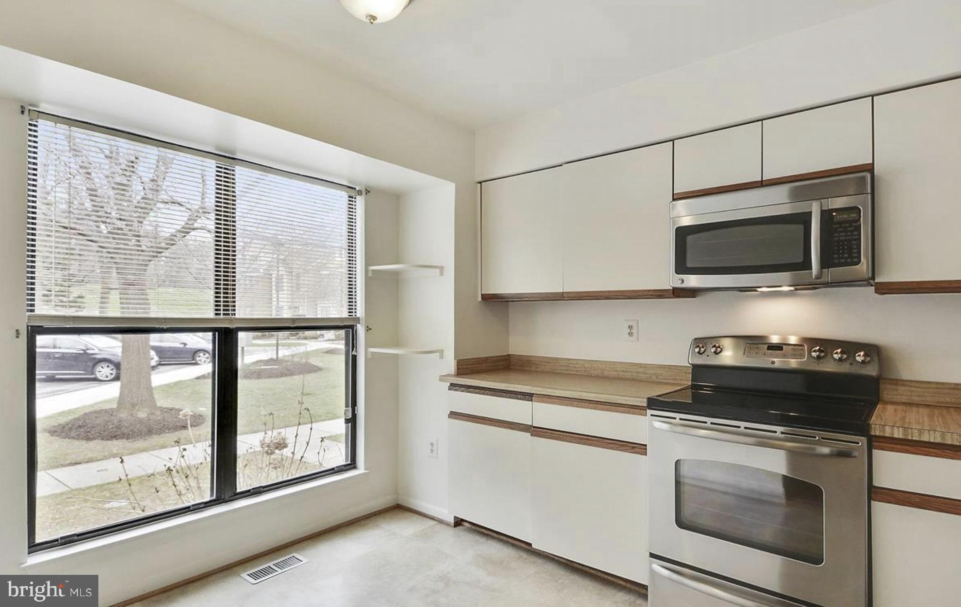 Real estate listing preview #13