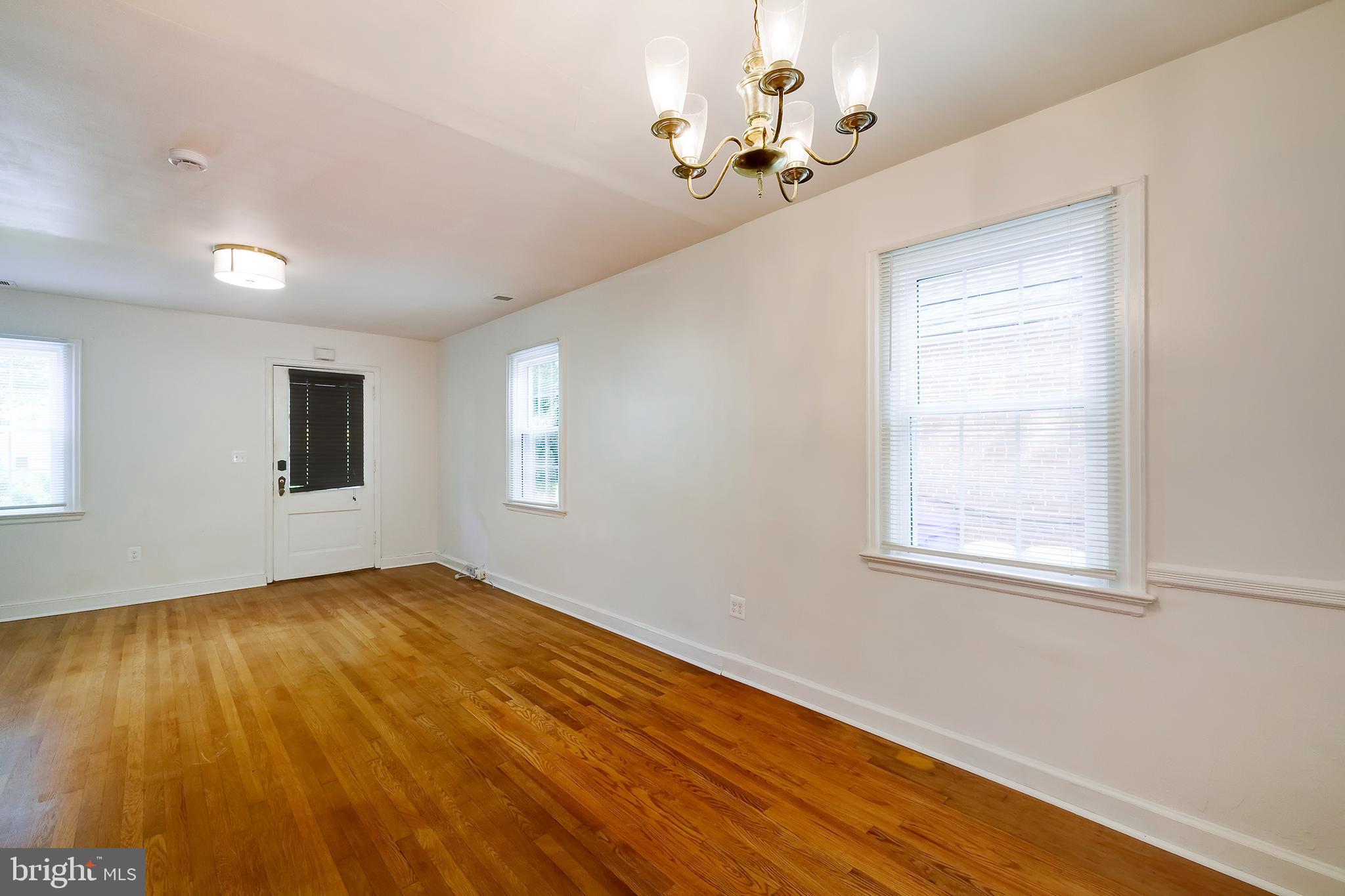 Real estate listing preview #11