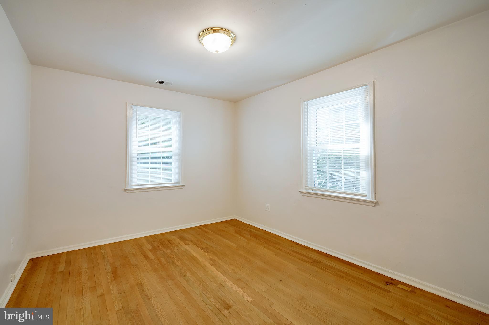 Real estate listing preview #29