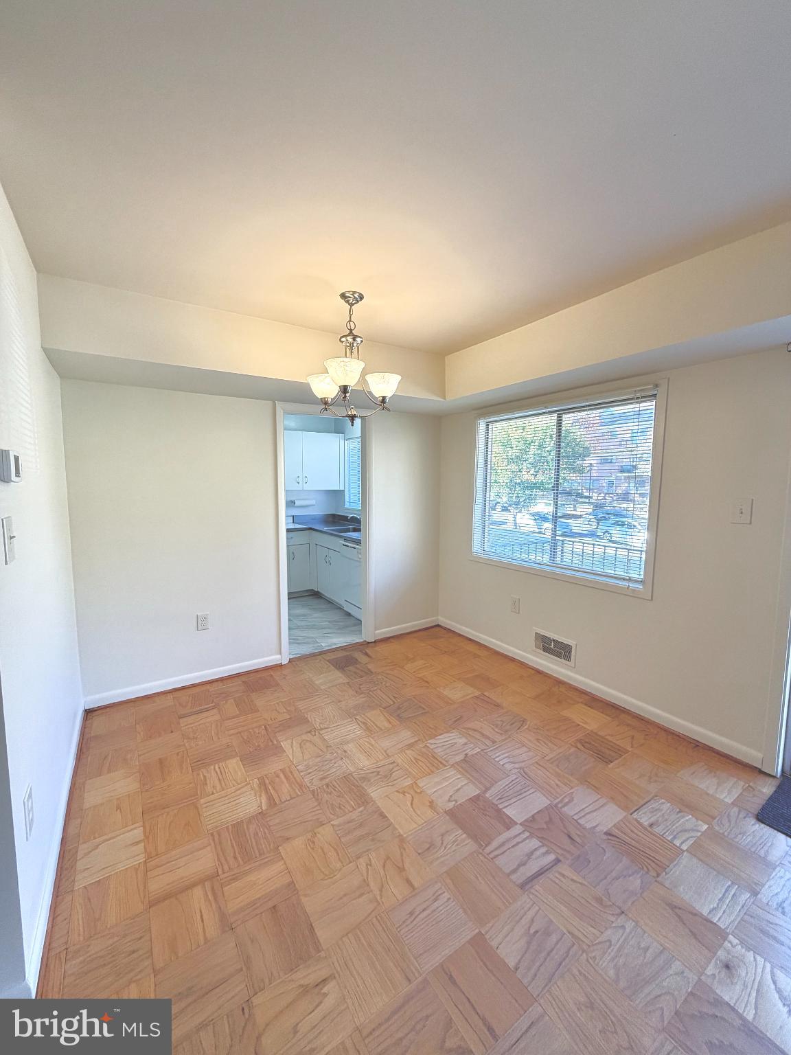 Real estate listing preview #9