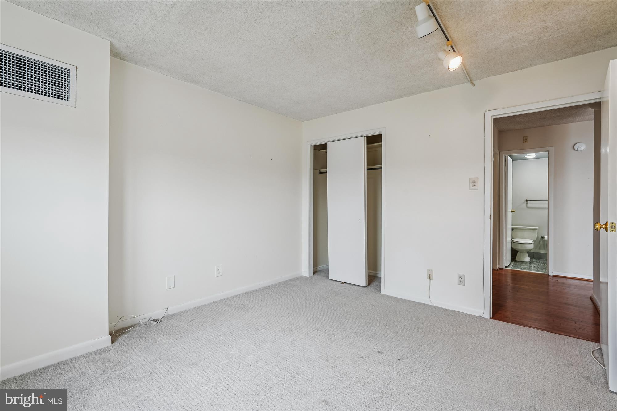 Real estate listing preview #20