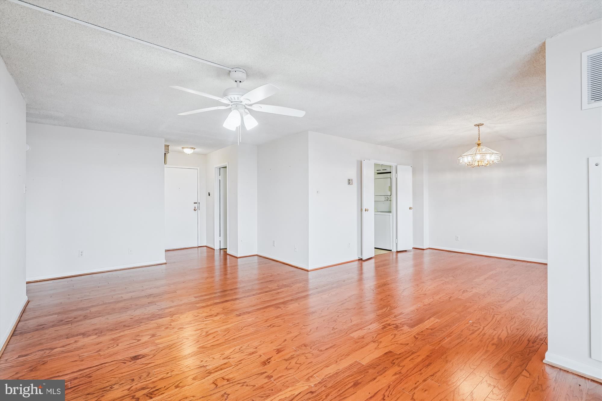 Real estate listing preview #3