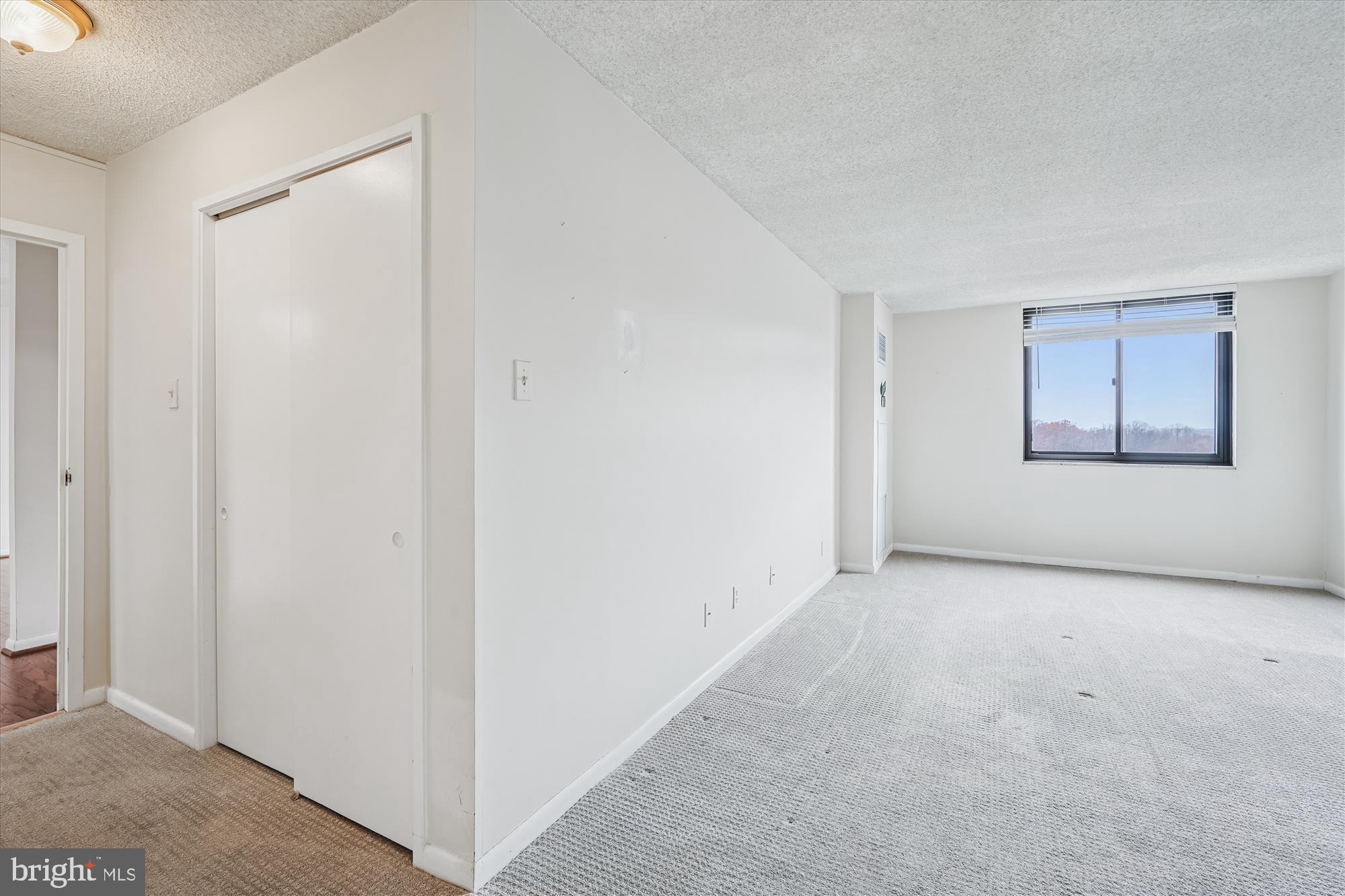 Real estate listing preview #25