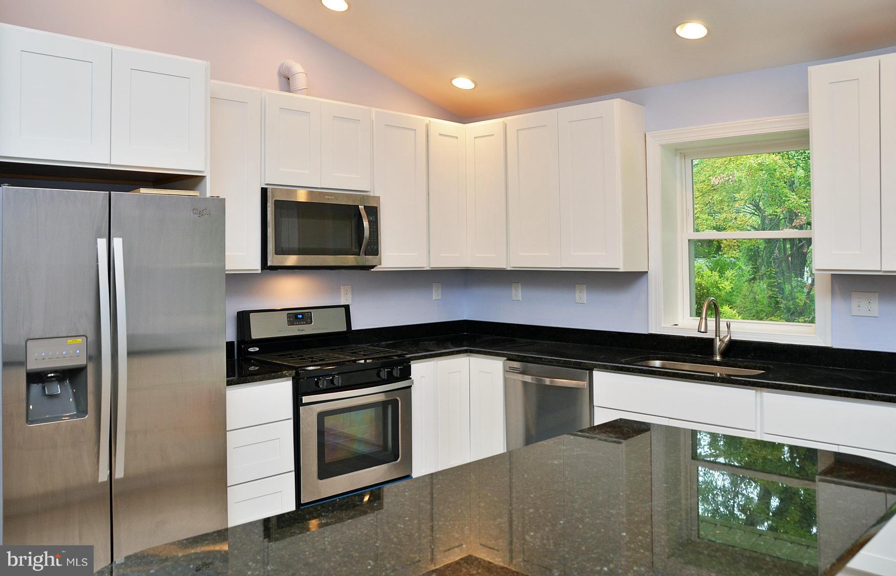 Real estate listing preview #2