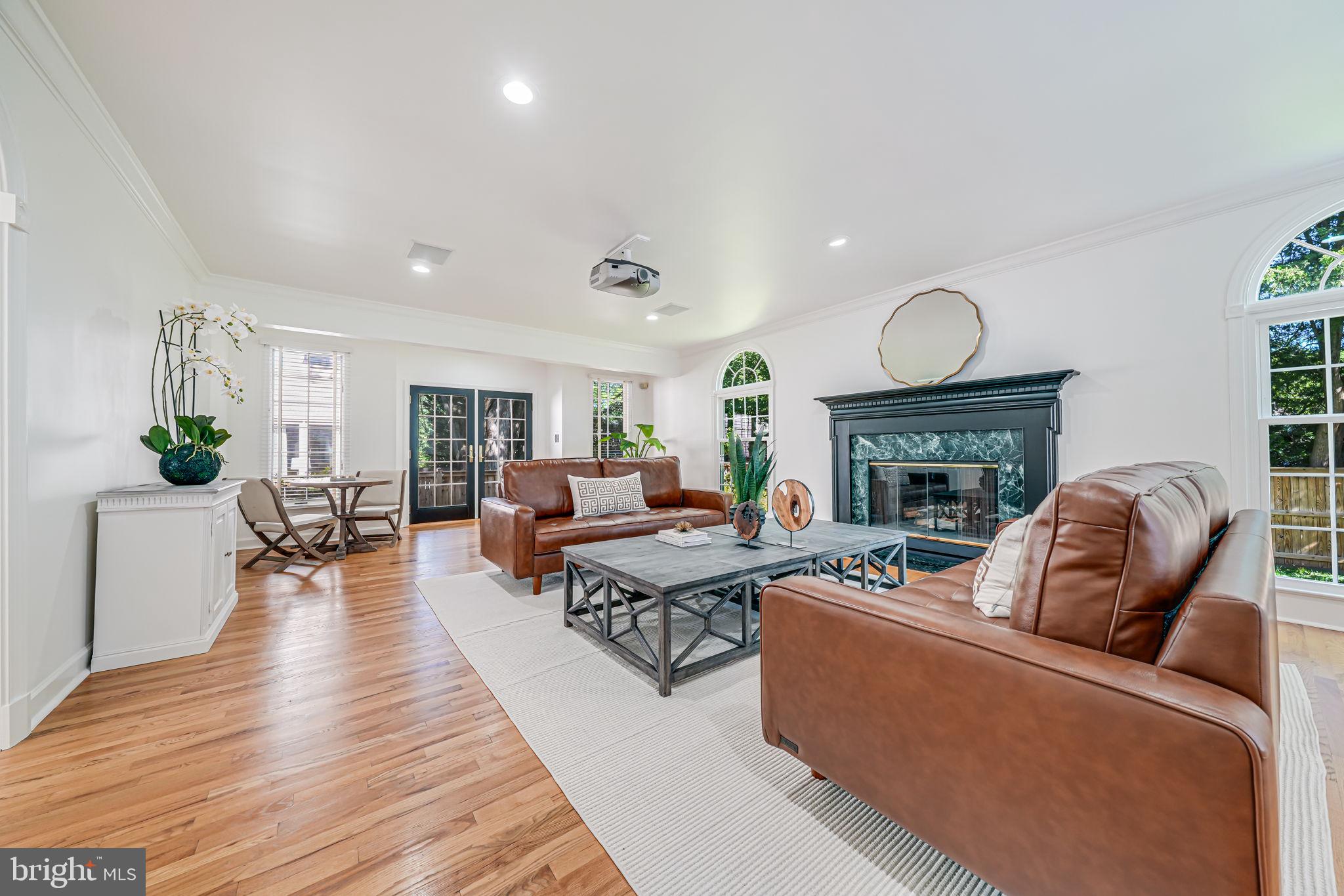 Real estate listing preview #14