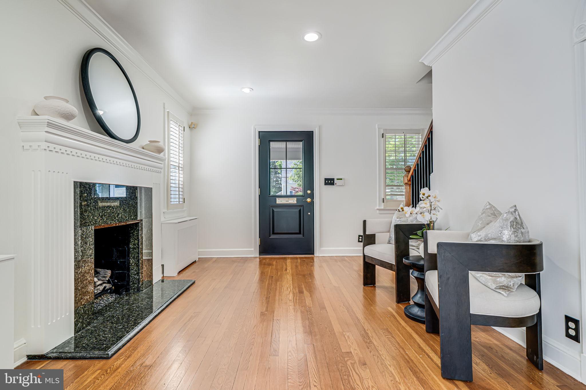 Real estate listing preview #6