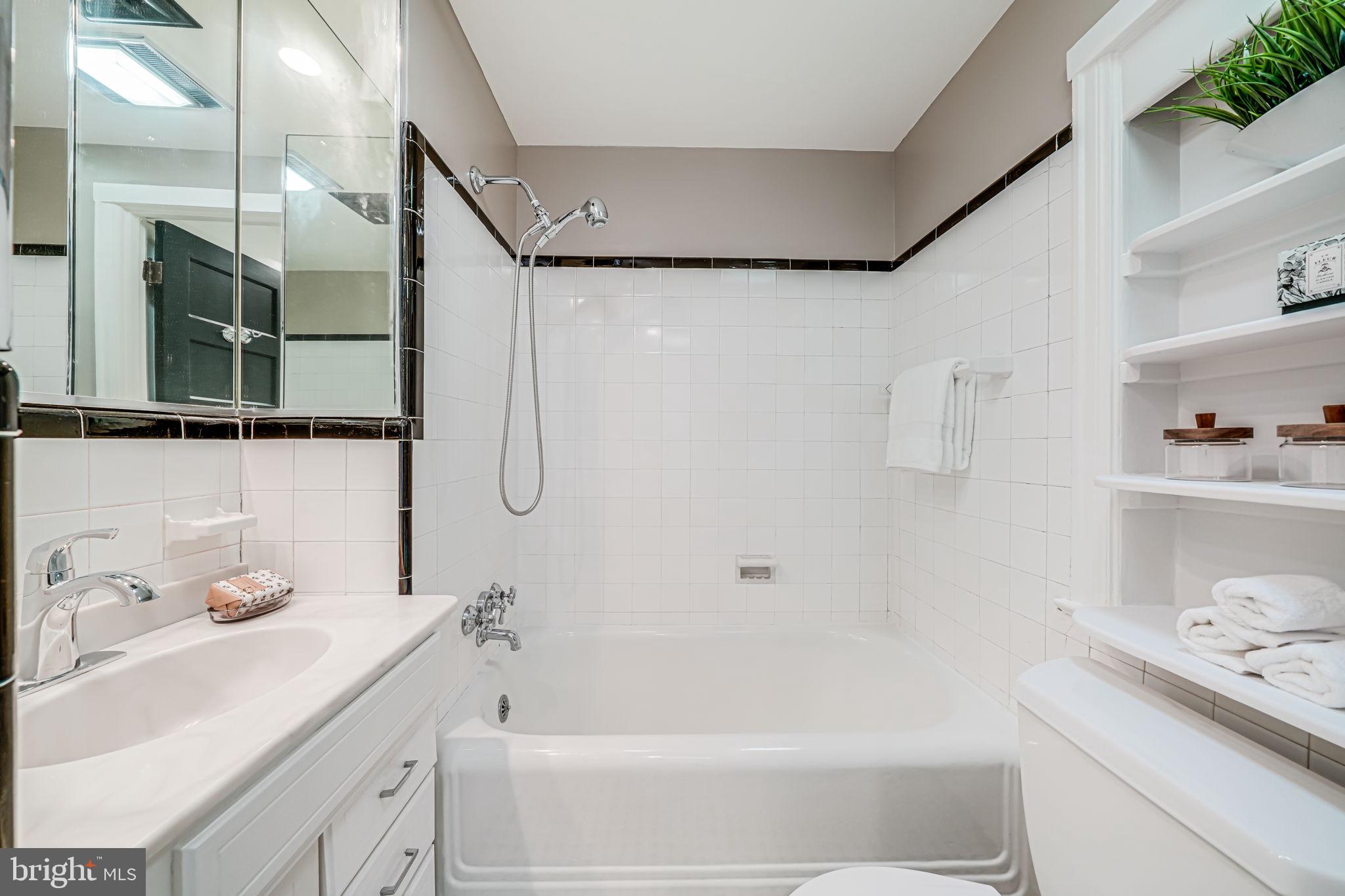 Real estate listing preview #24