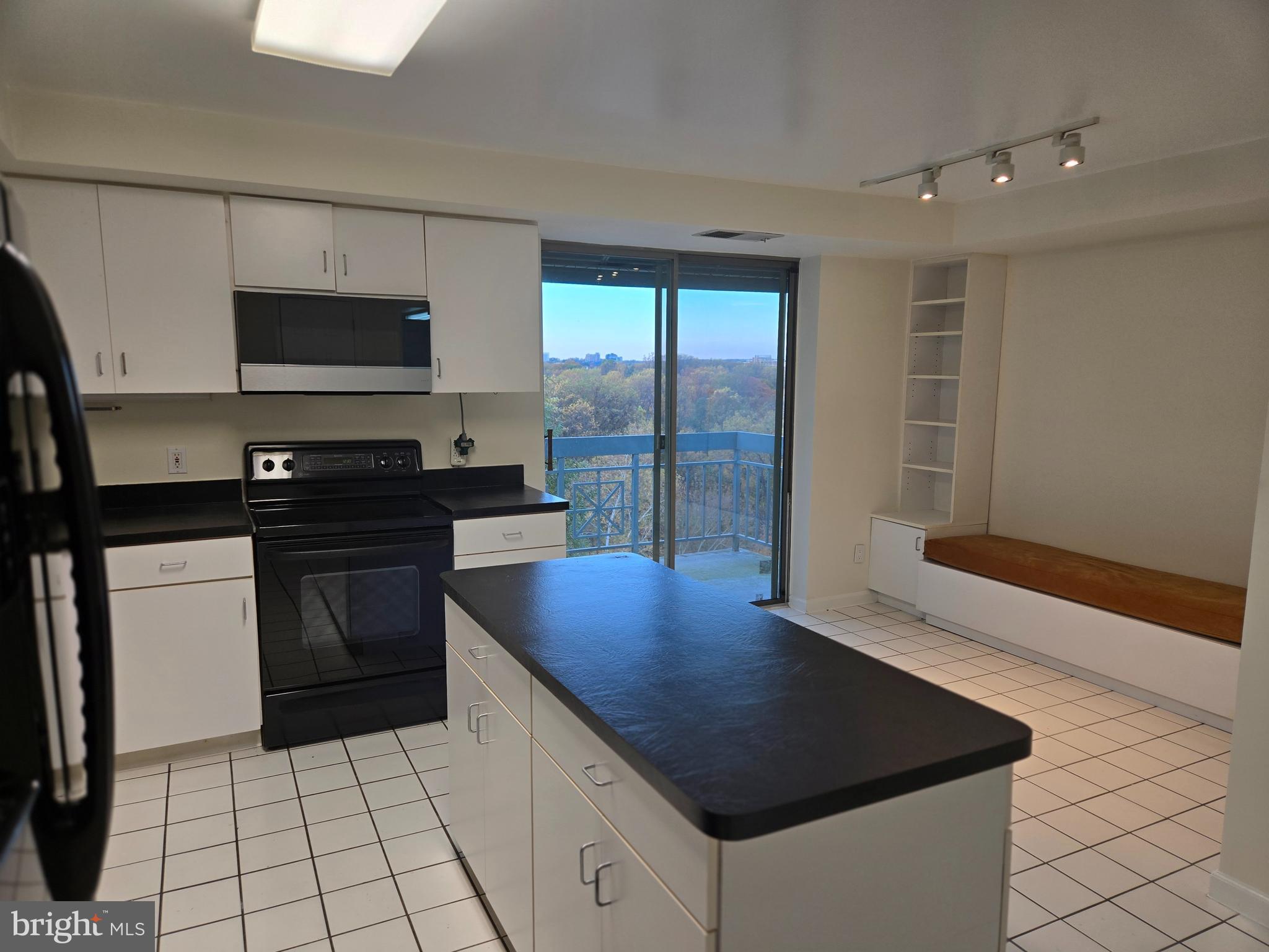 Real estate listing preview #5