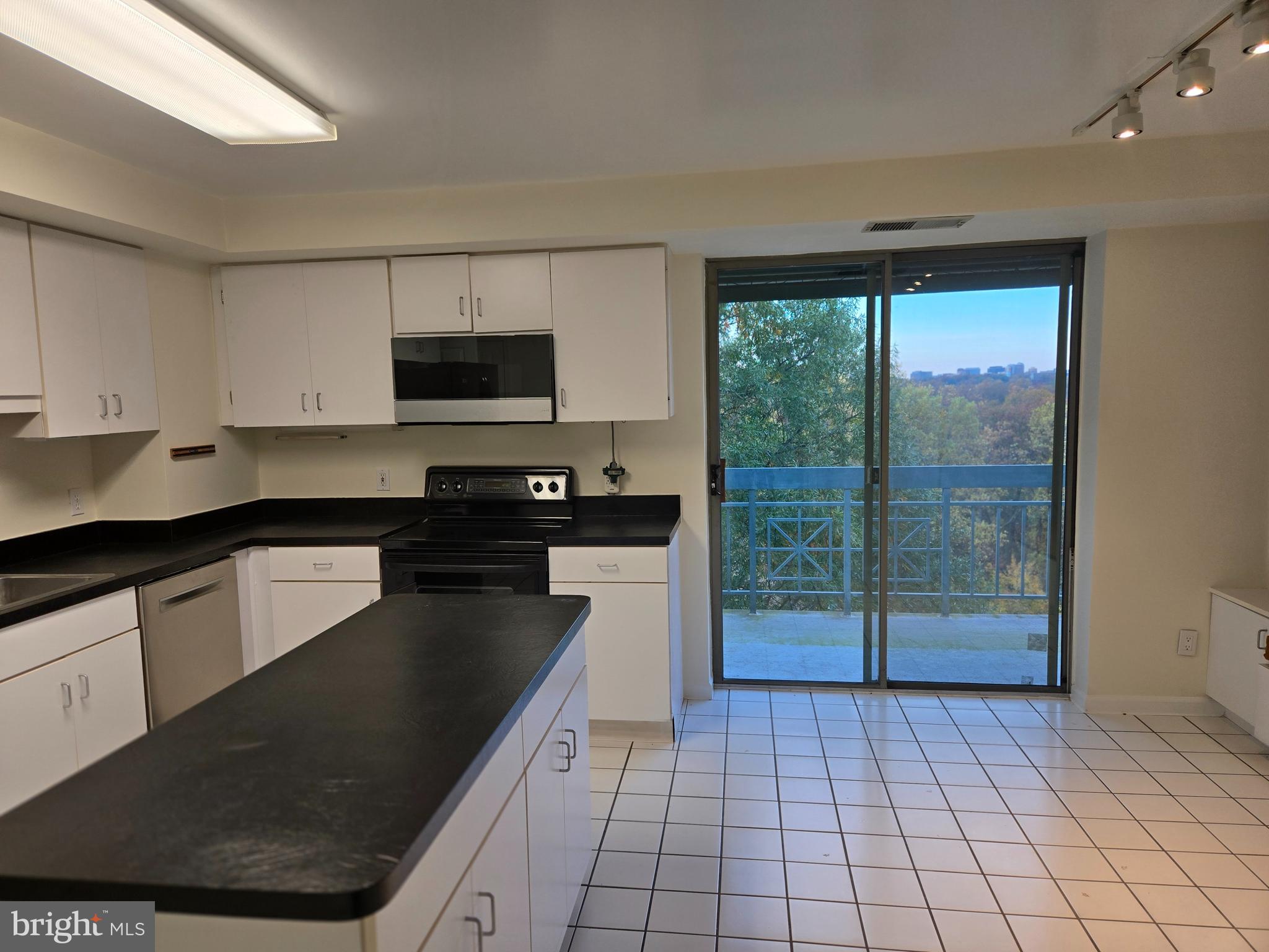 Real estate listing preview #7