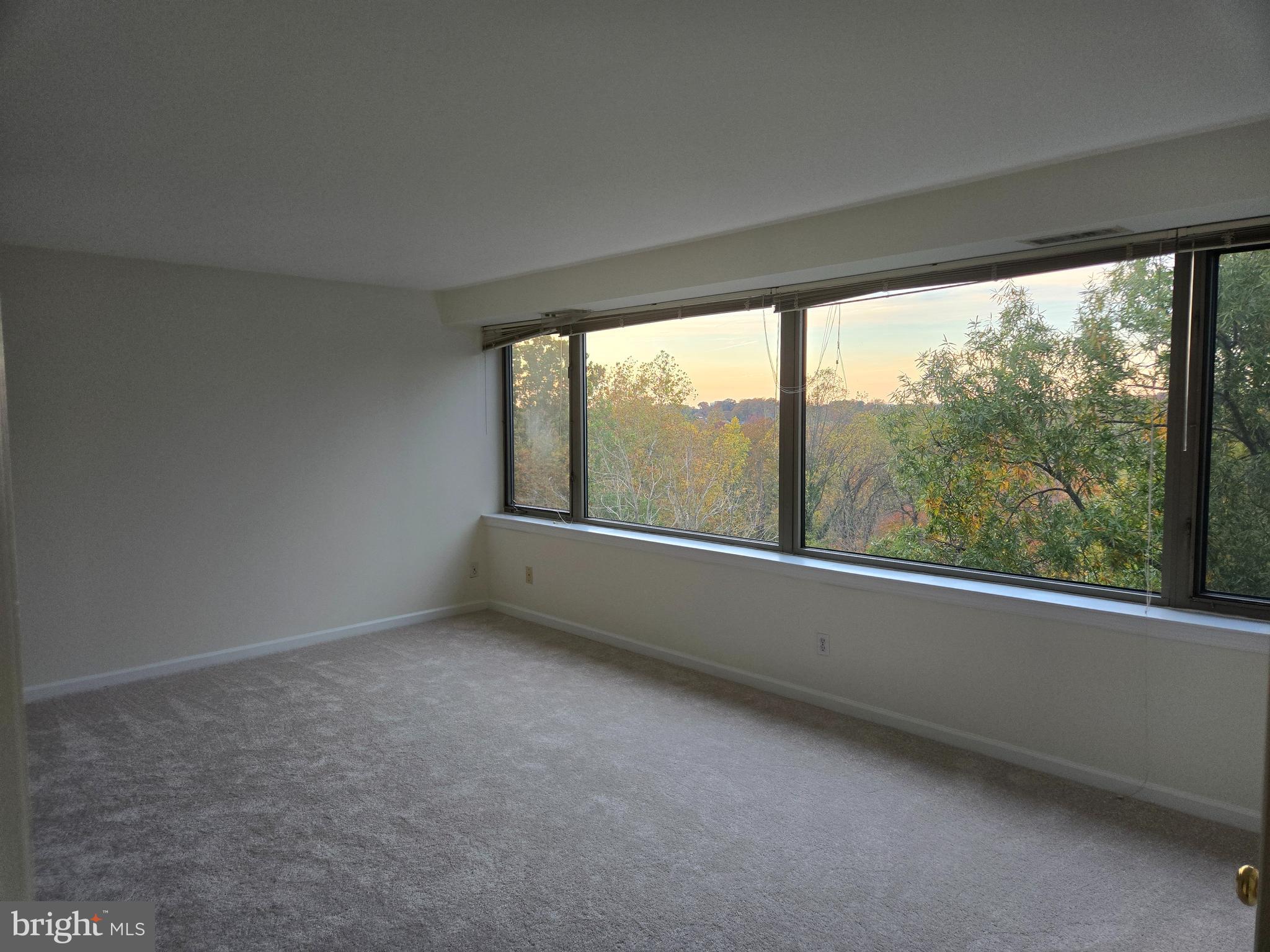 Real estate listing preview #13