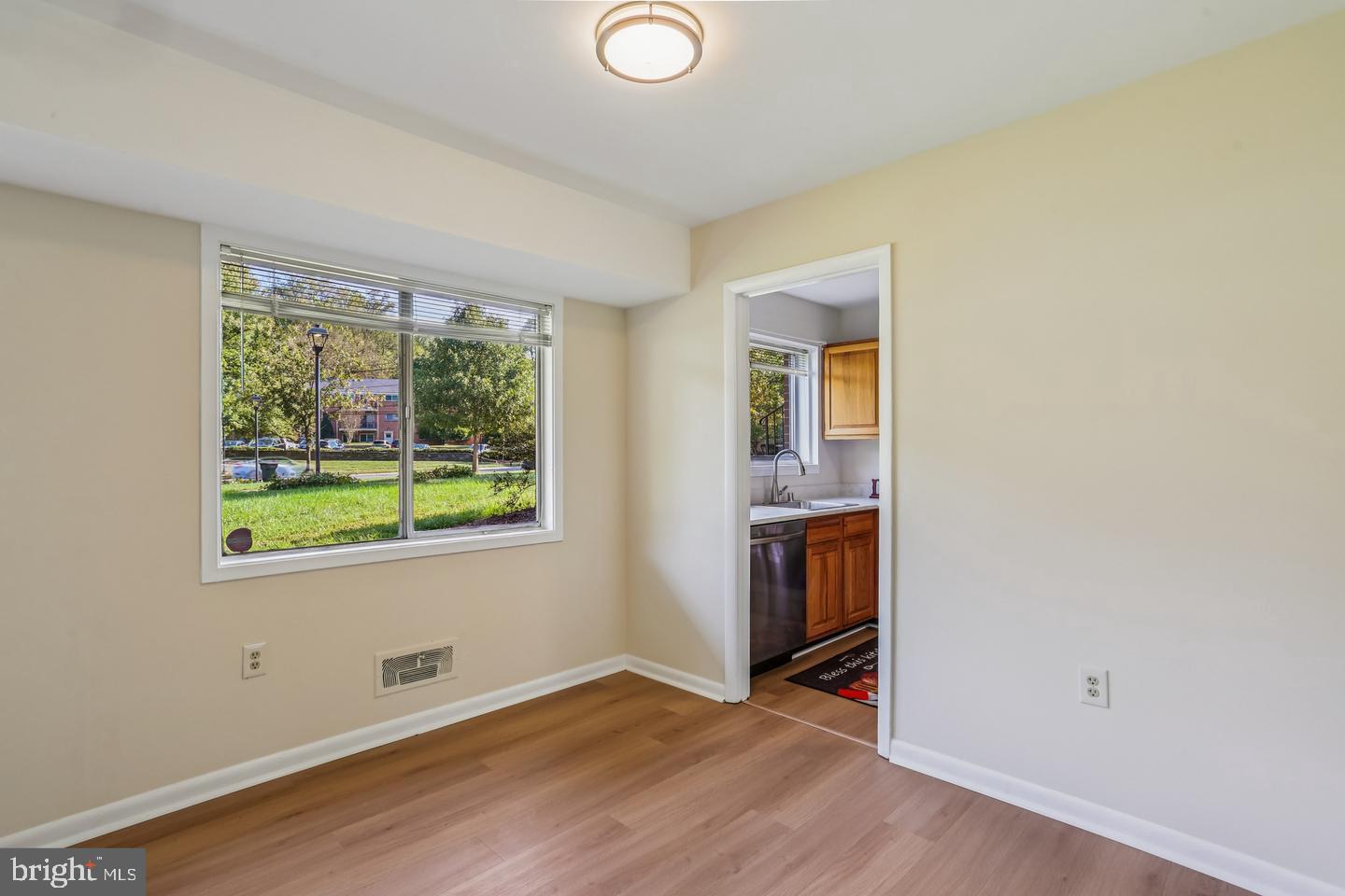 Real estate listing preview #7