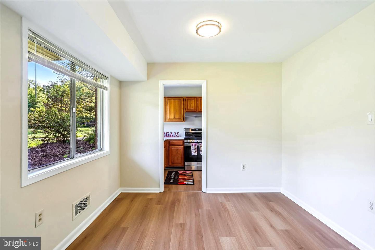 Real estate listing preview #9