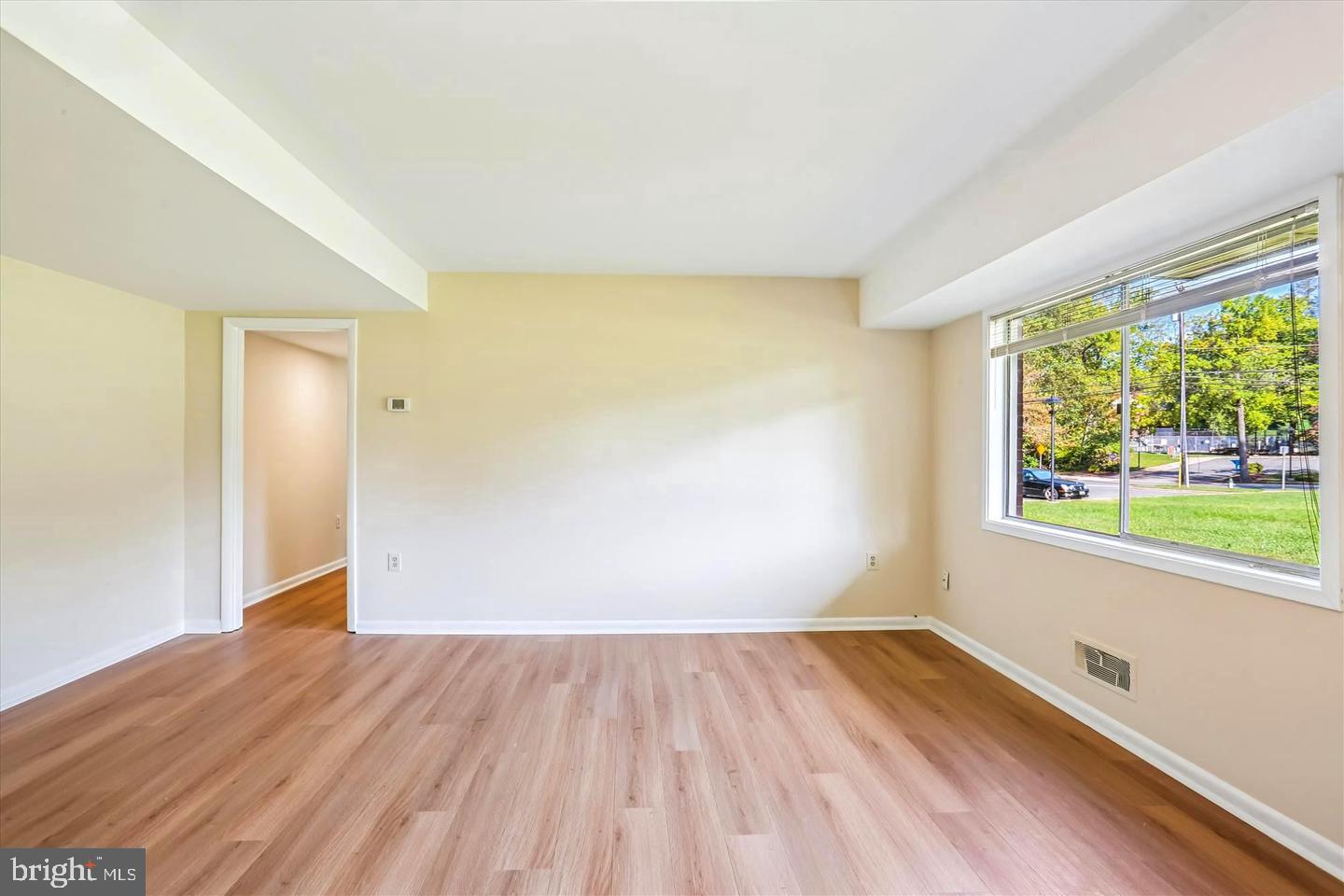 Real estate listing preview #10