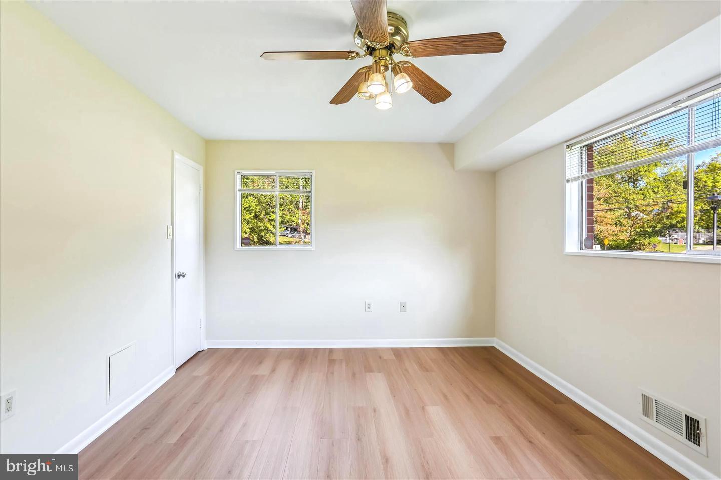 Real estate listing preview #14