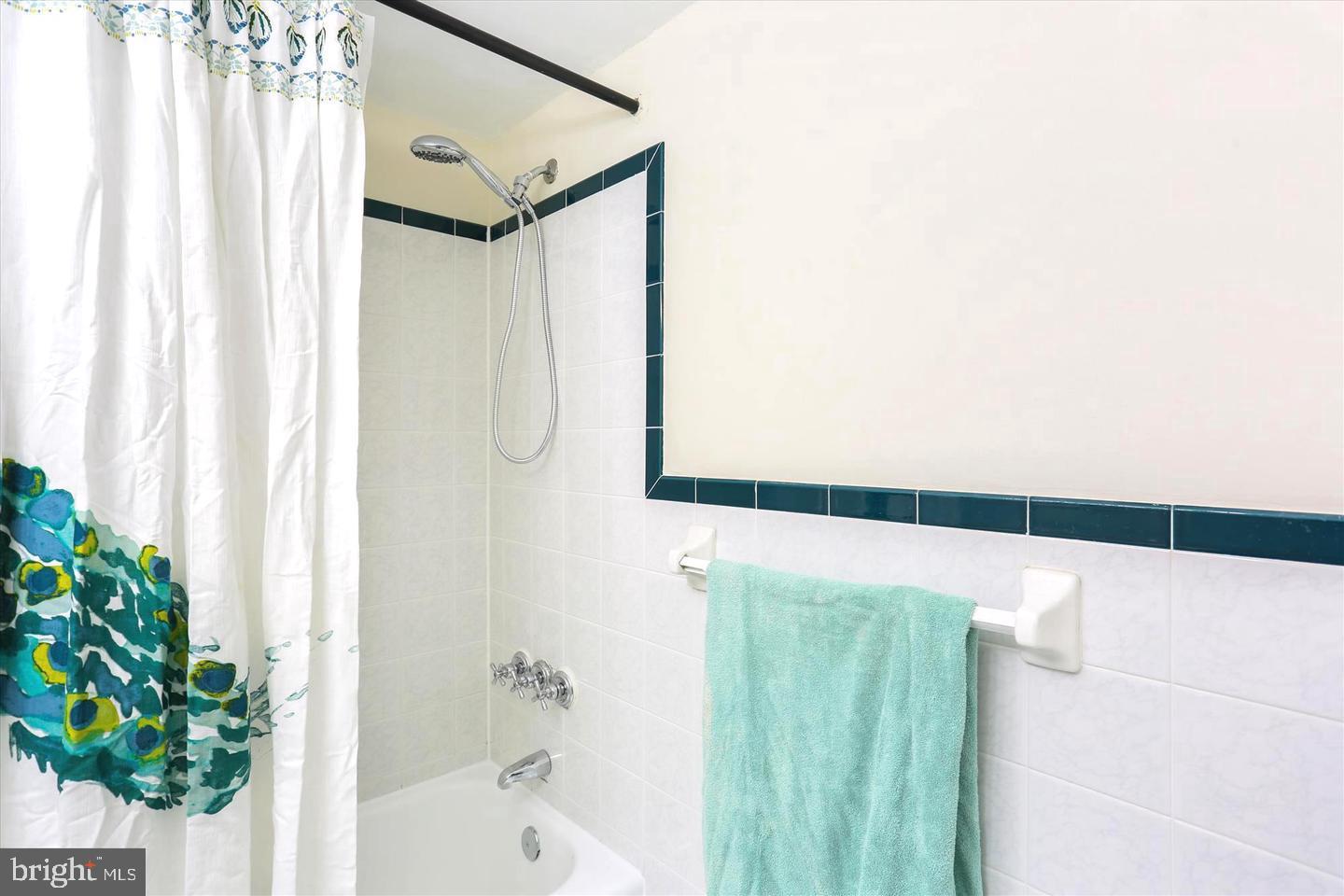 Real estate listing preview #24