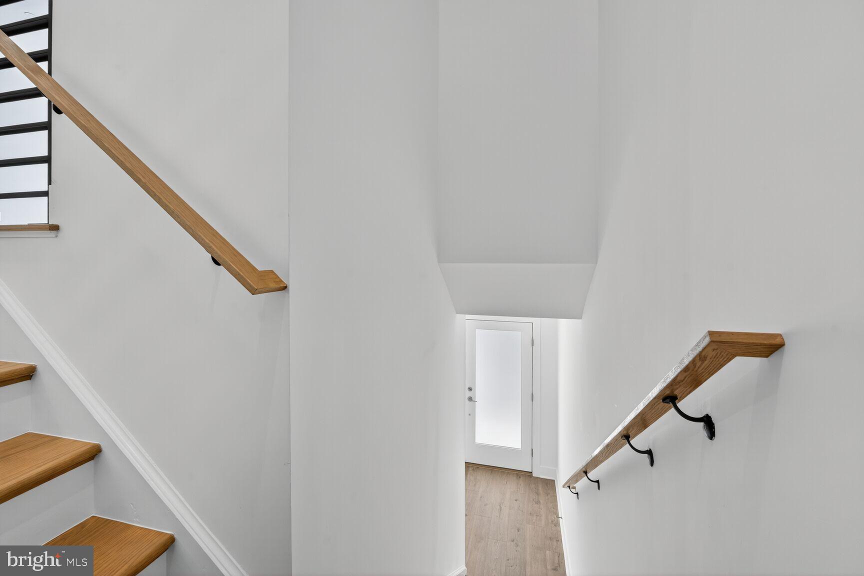 Real estate listing preview #8