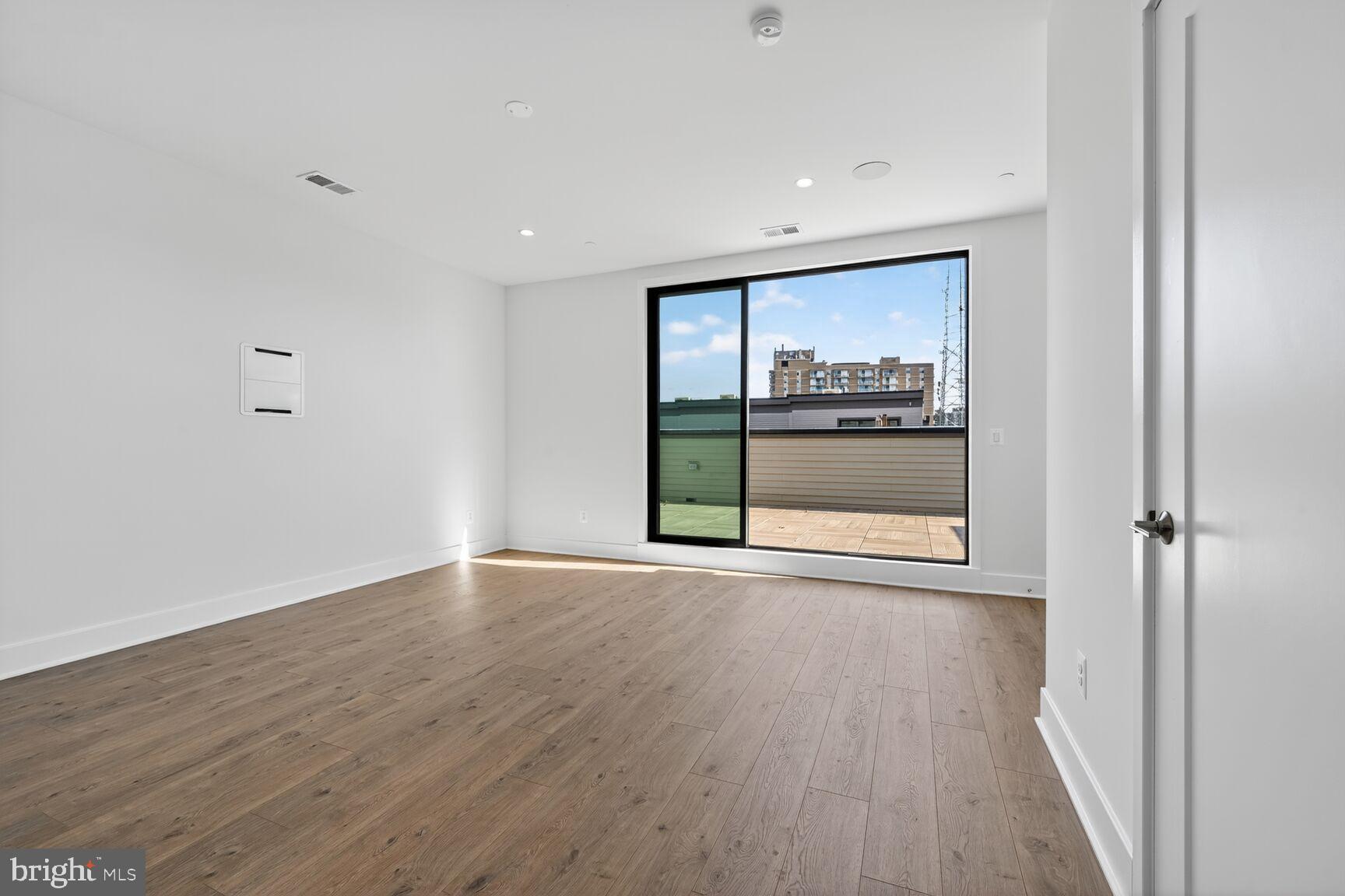 Real estate listing preview #22