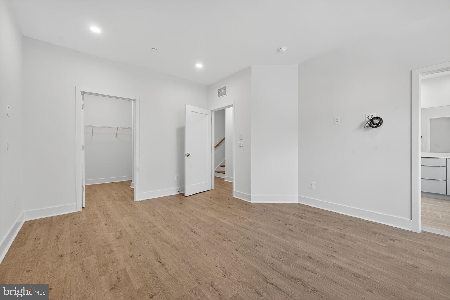 Real estate listing preview #9