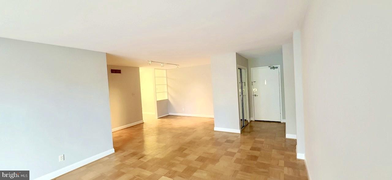 Real estate listing preview #6