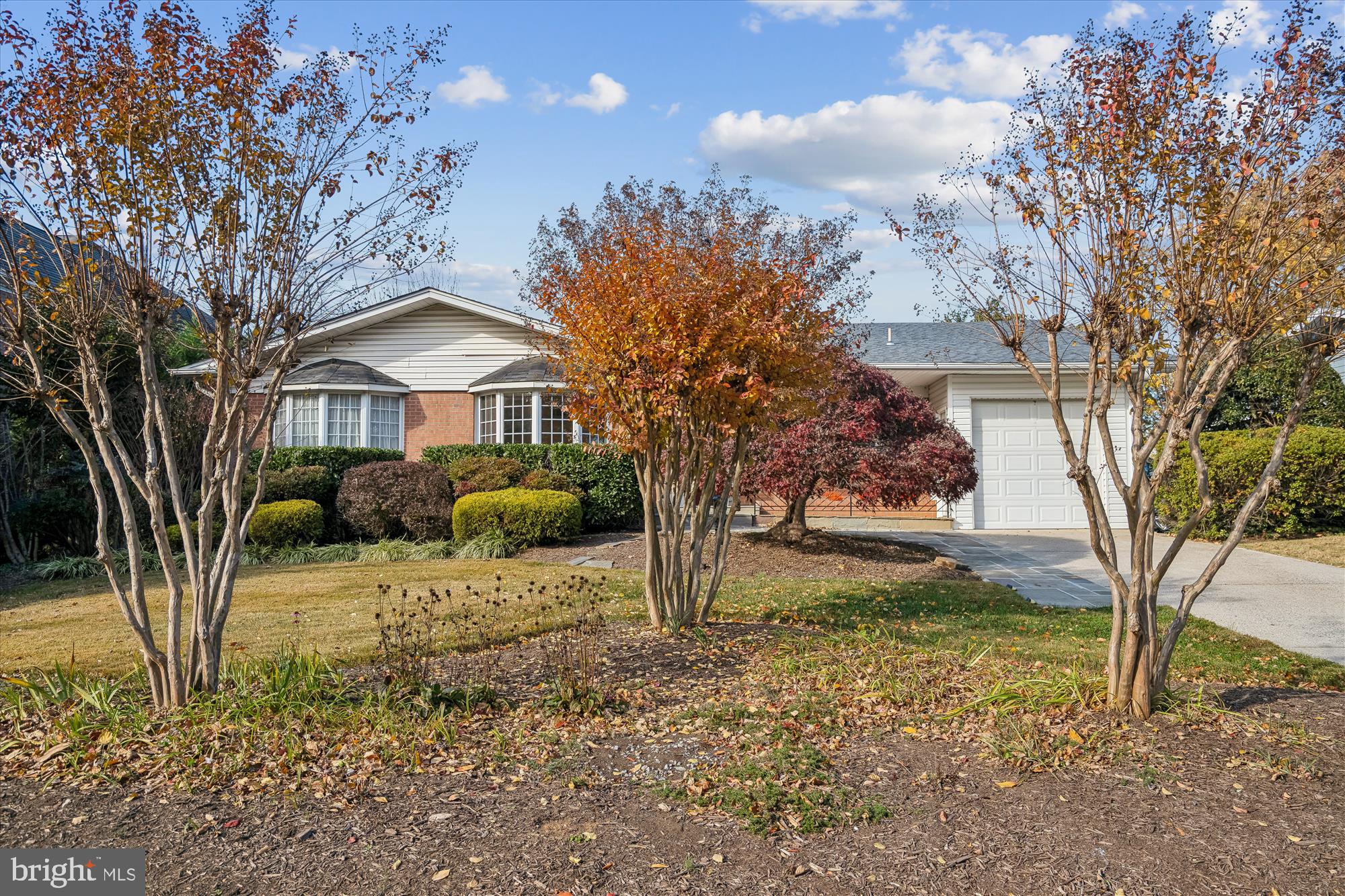 Real estate listing preview #2