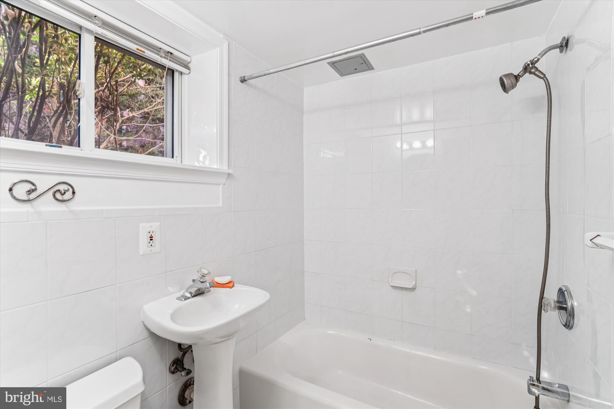 Real estate listing preview #34