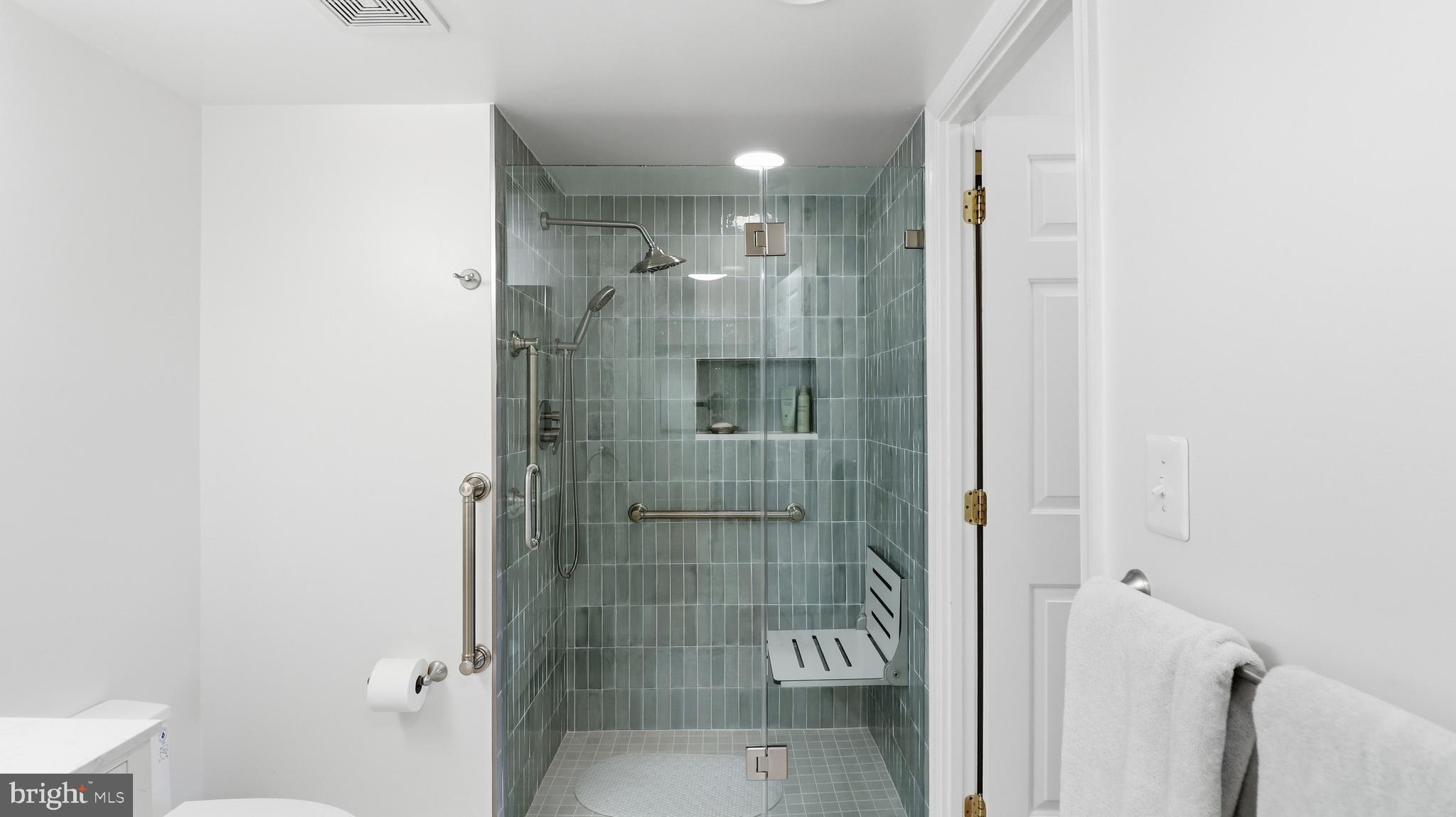 Real estate listing preview #8