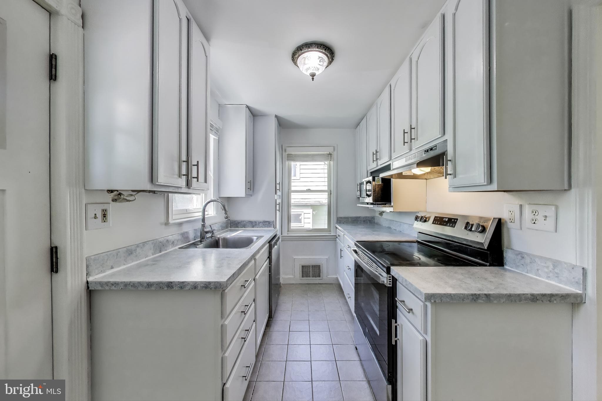 Real estate listing preview #2