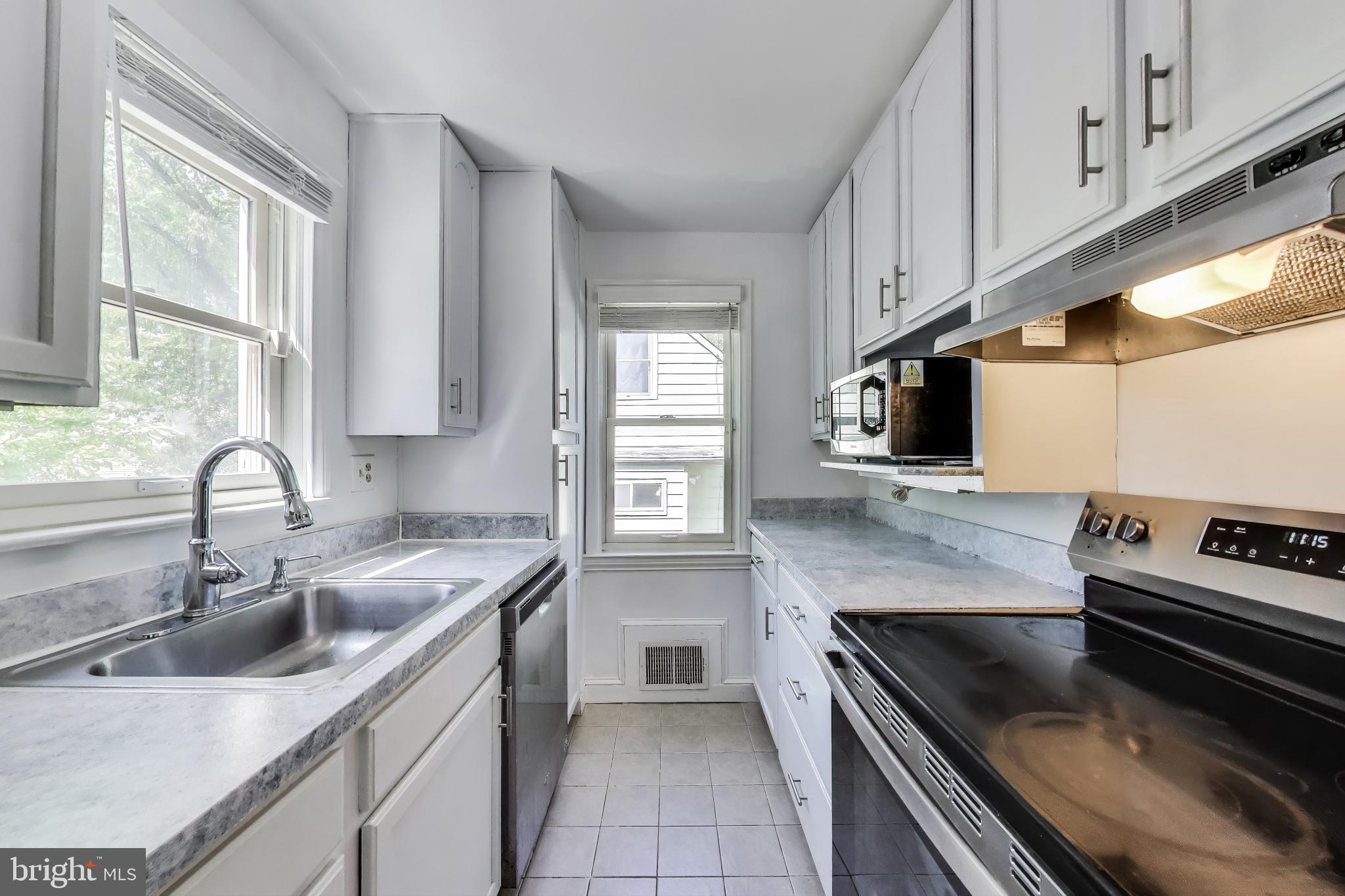 Real estate listing preview #3