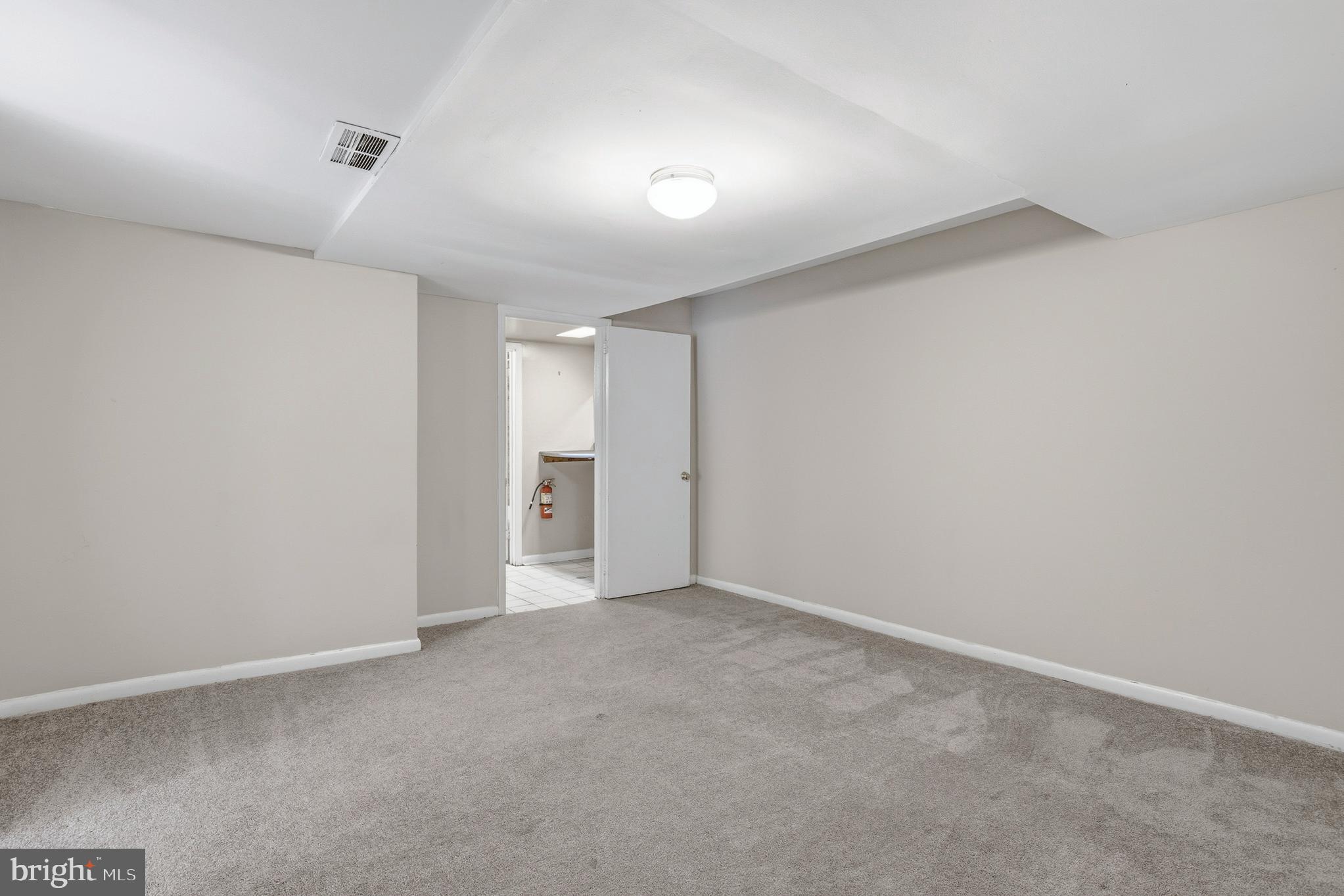 Real estate listing preview #7