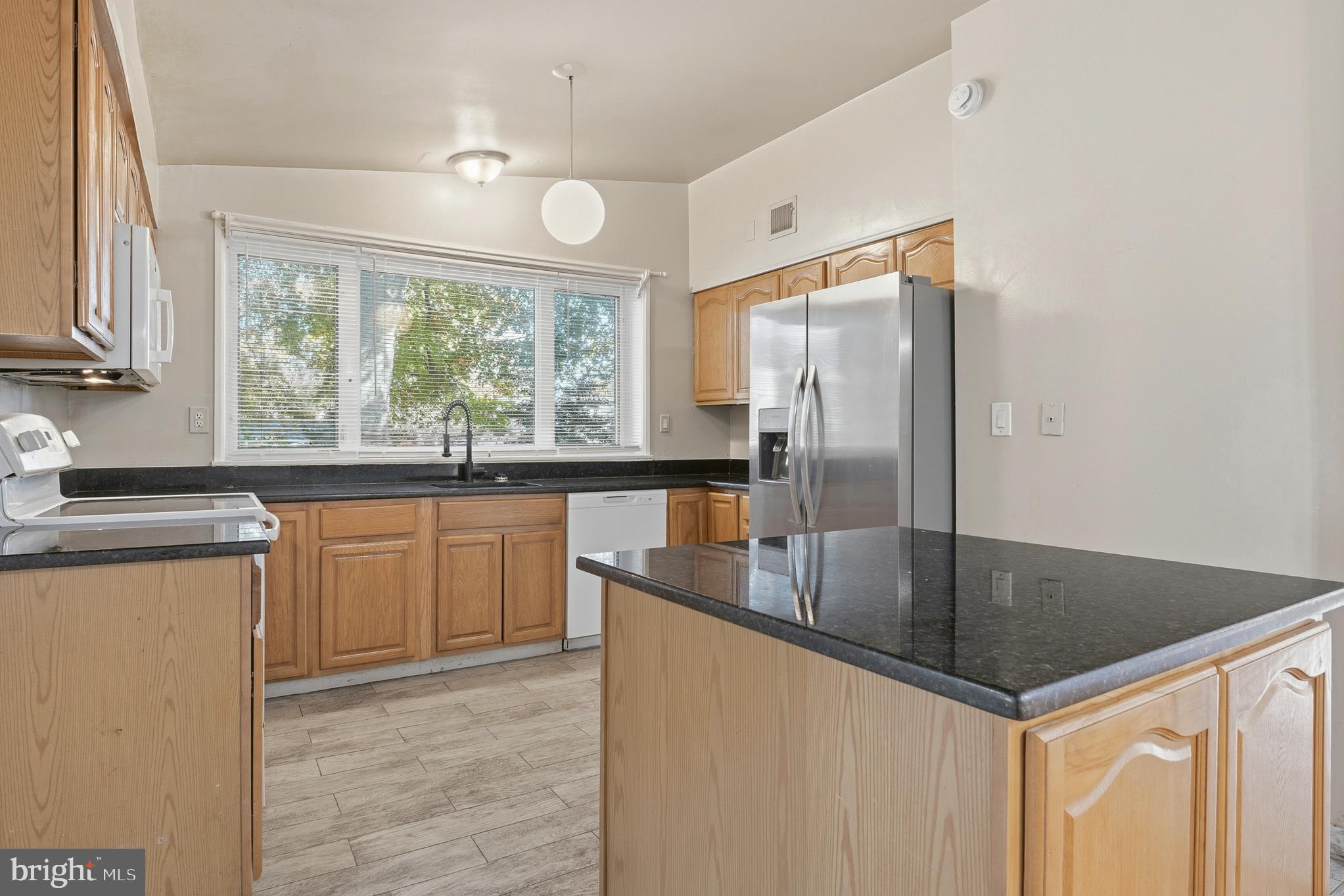 Real estate listing preview #35