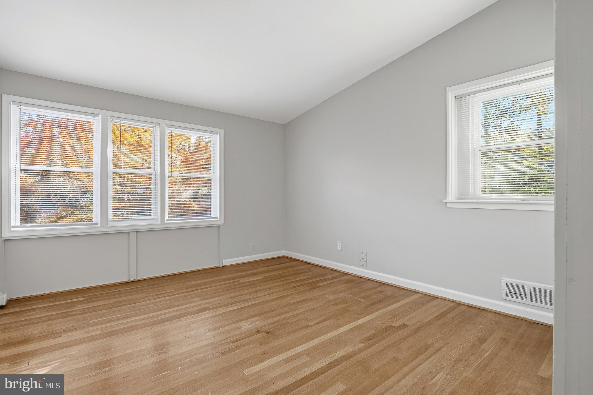 Real estate listing preview #58