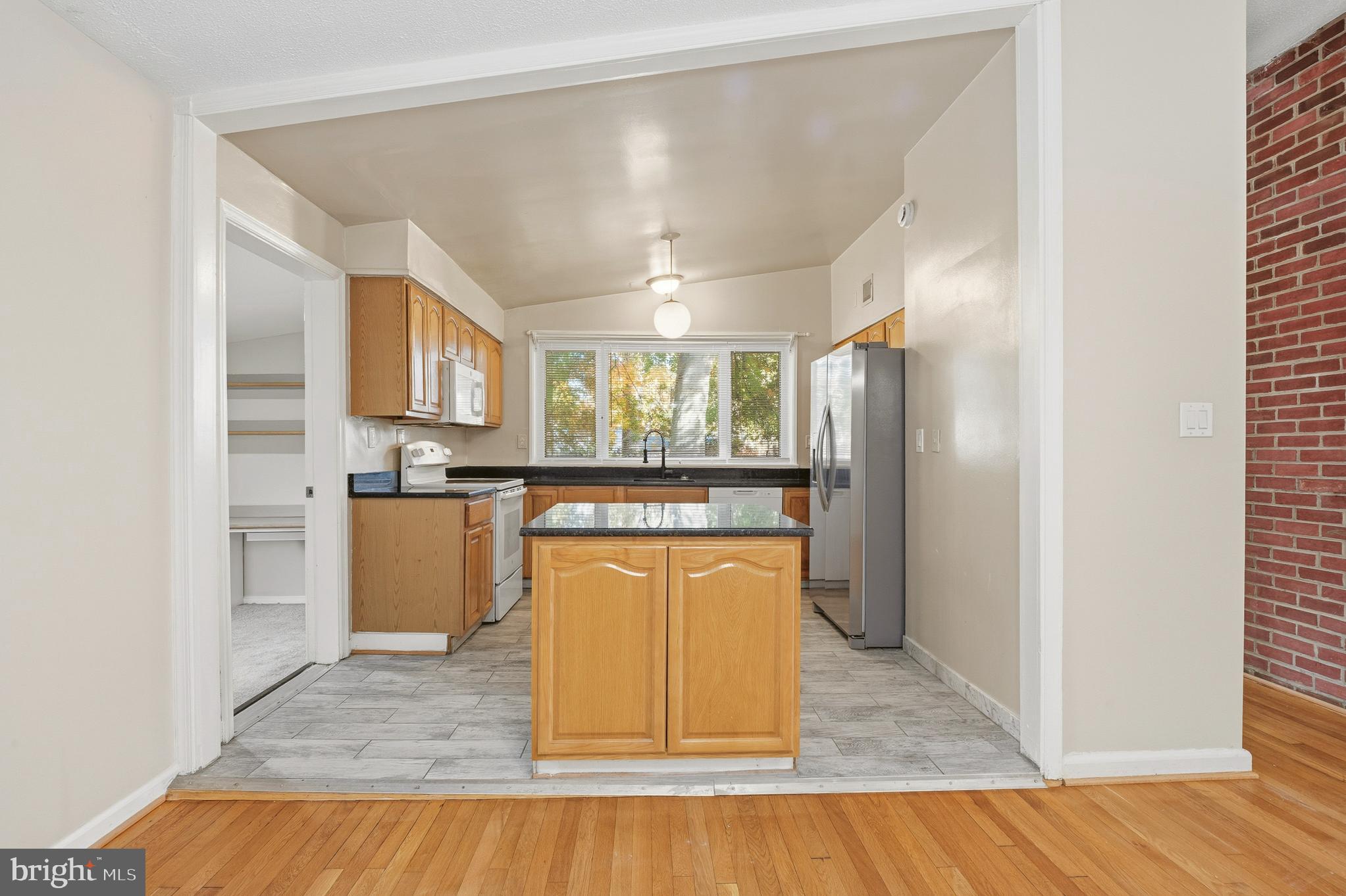 Real estate listing preview #33