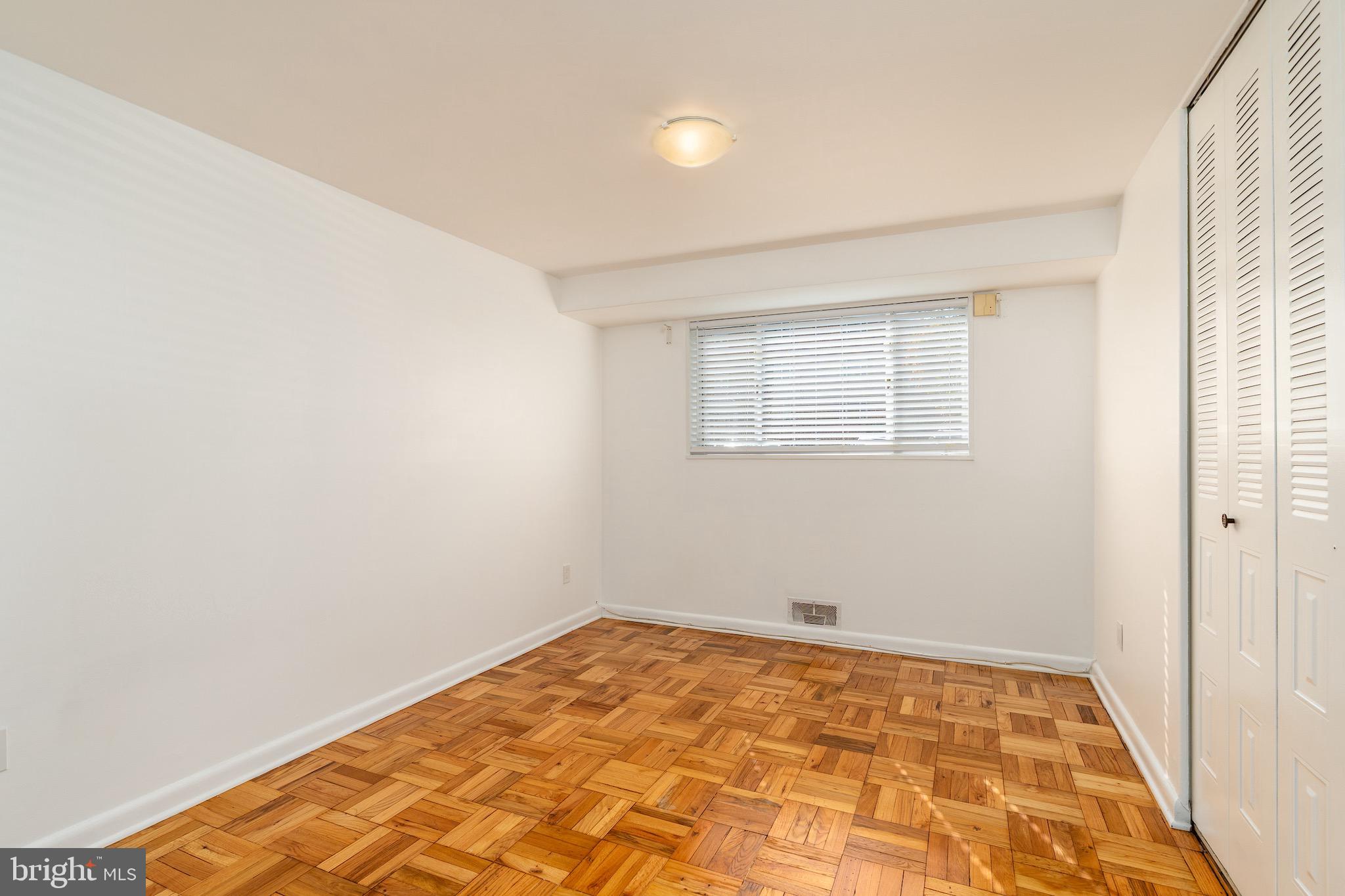 Real estate listing preview #12