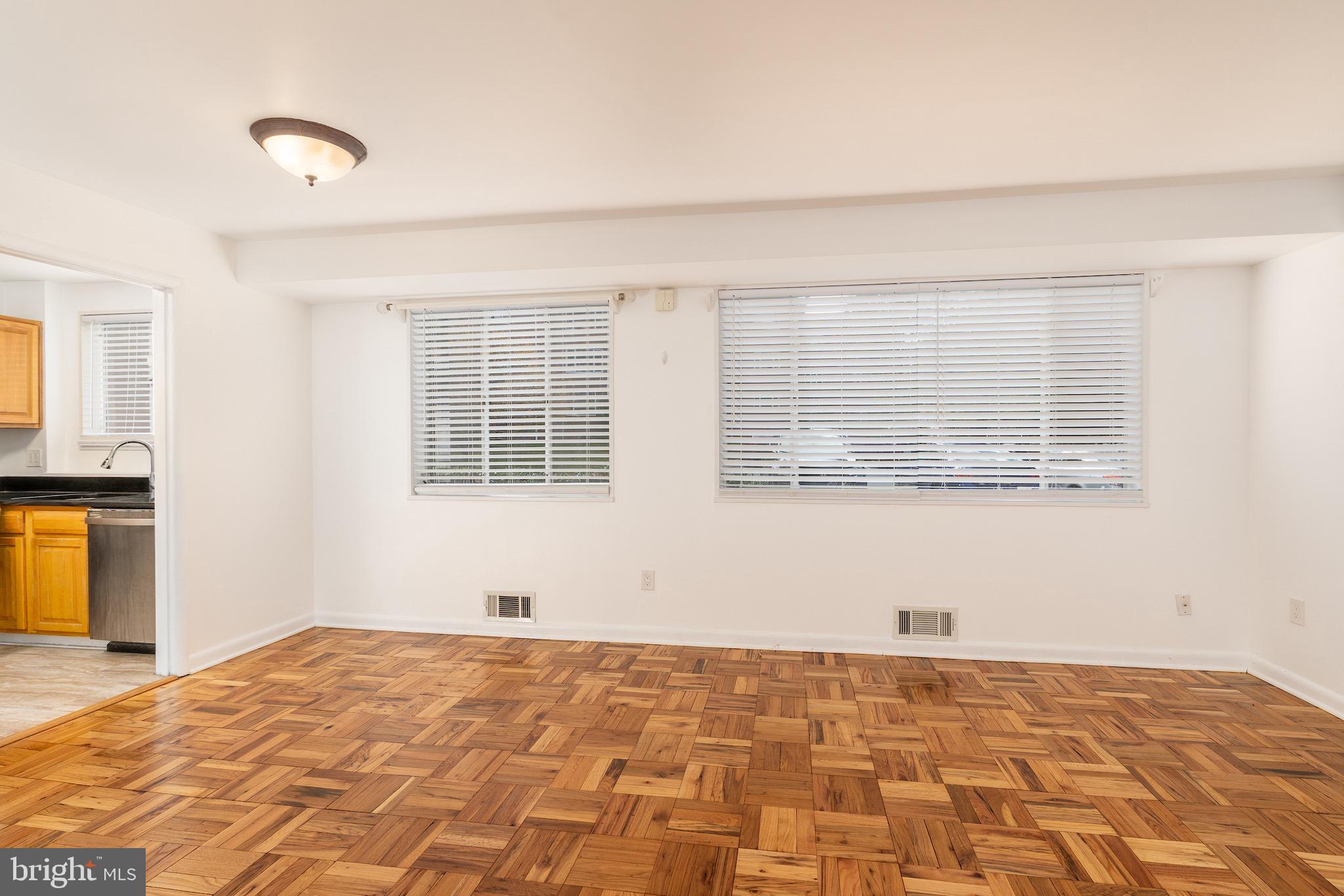 Real estate listing preview #9