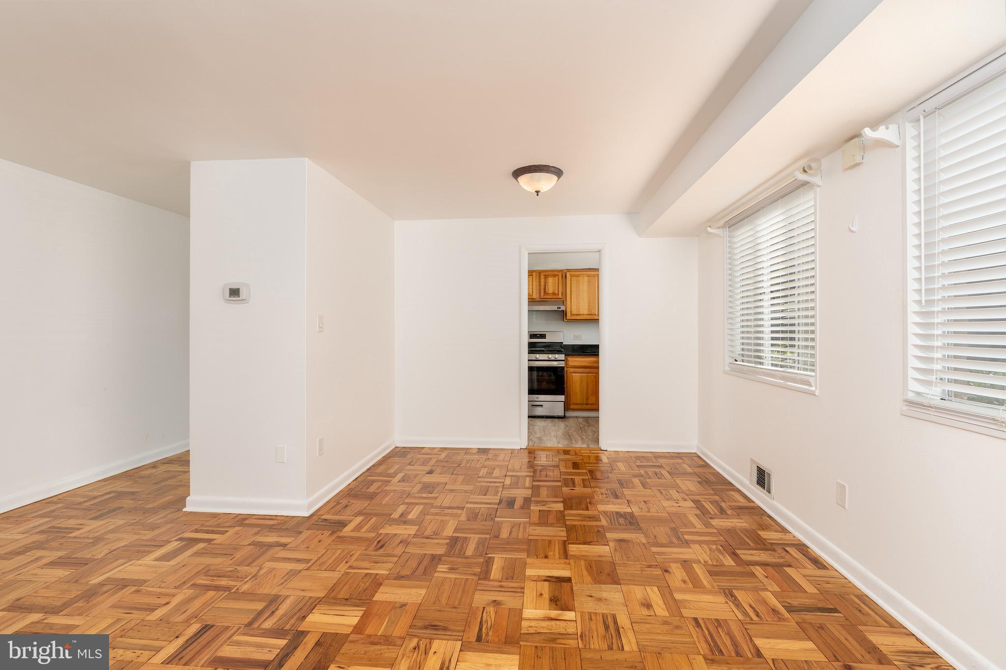 Real estate listing preview #8