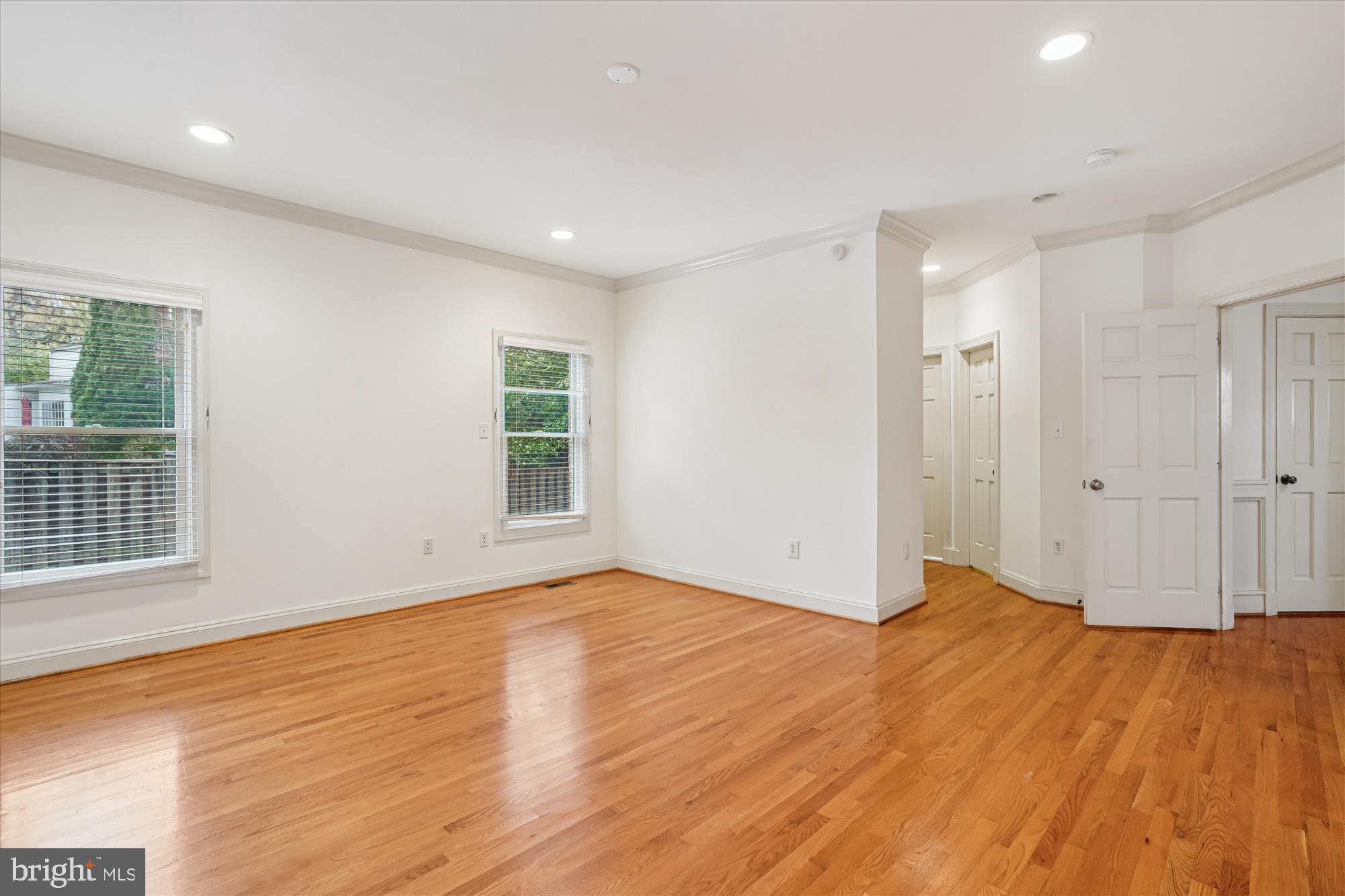 Real estate listing preview #11