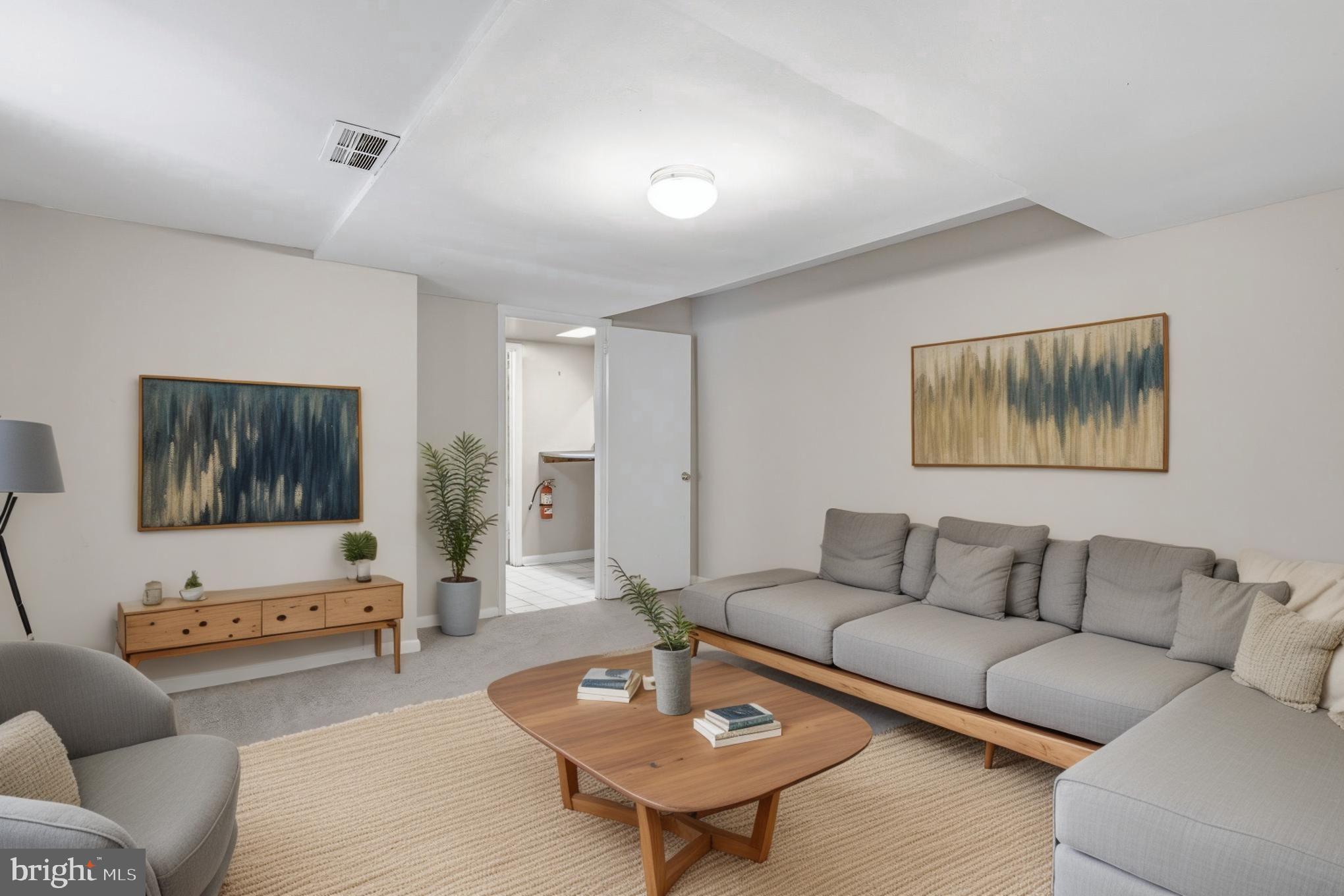 Real estate listing preview #8