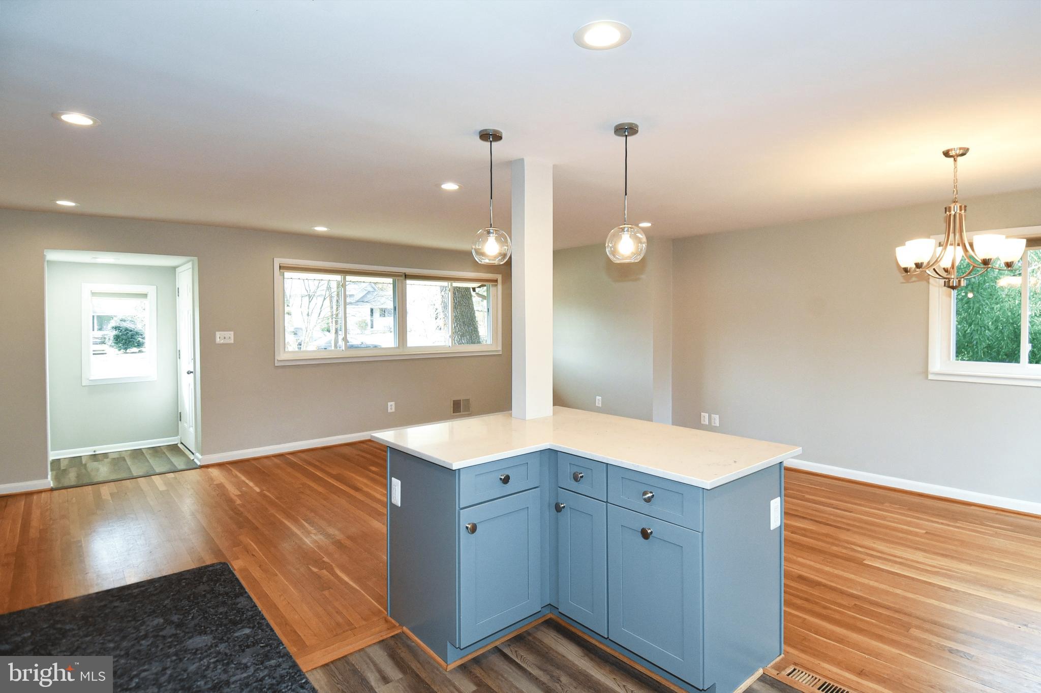 Real estate listing preview #8