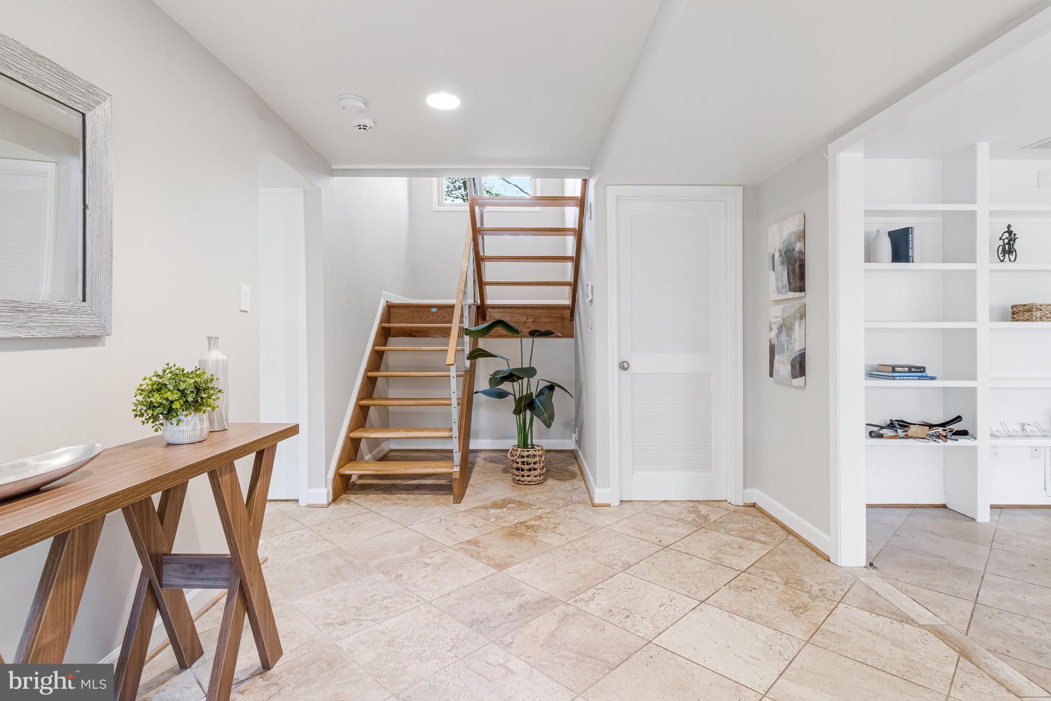 Real estate listing preview #3